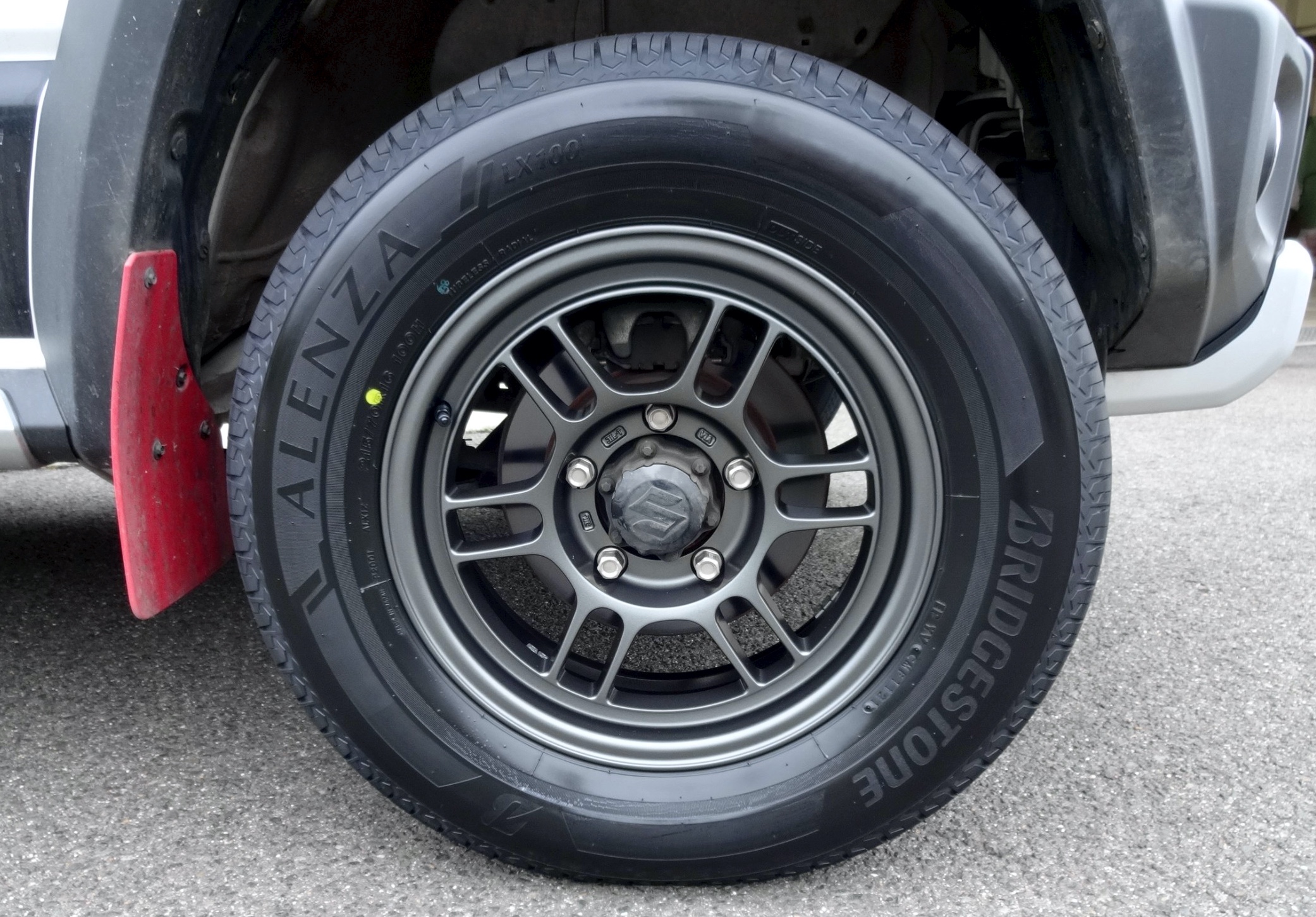 1年お待ちでした。 ジムニーシエラ JB74W(タイヤ&ホイール変更 1年お待ちでした。 ジムニーシエラ JB74W(タイヤ&ホイール変更