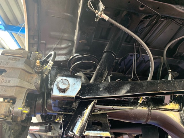 ◇MITSUBISHI DELICA SPACE GEAR [PF6W] Nnxudol 900施工・リアスタビ