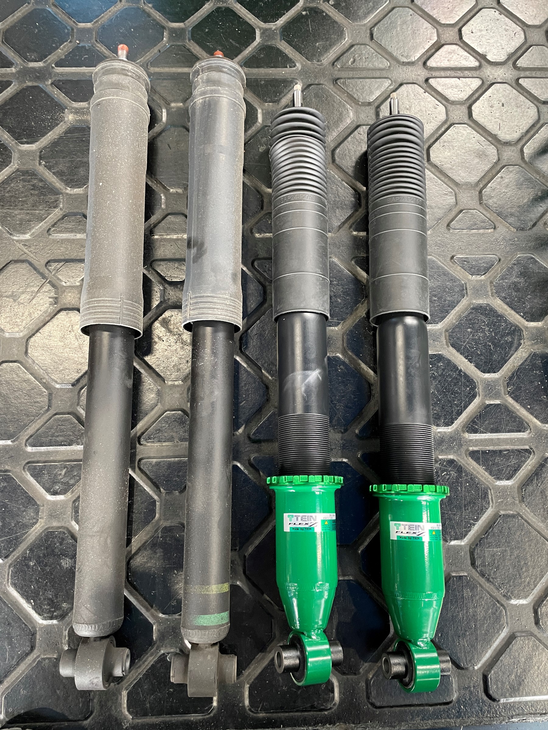 ☆カローラ ルミオン 足回りのリフレッシュを兼ねてテイン FLEX Z装着