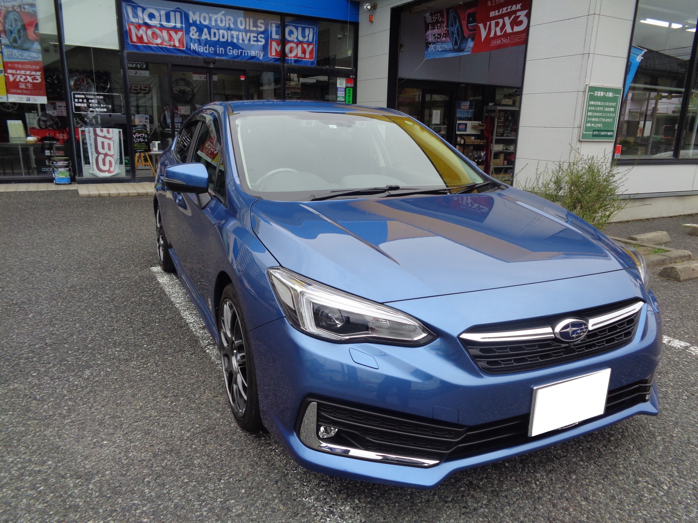 スバル インプレッサ G4にタナベ GT FUNTORIDEスプリング＆フジツボ