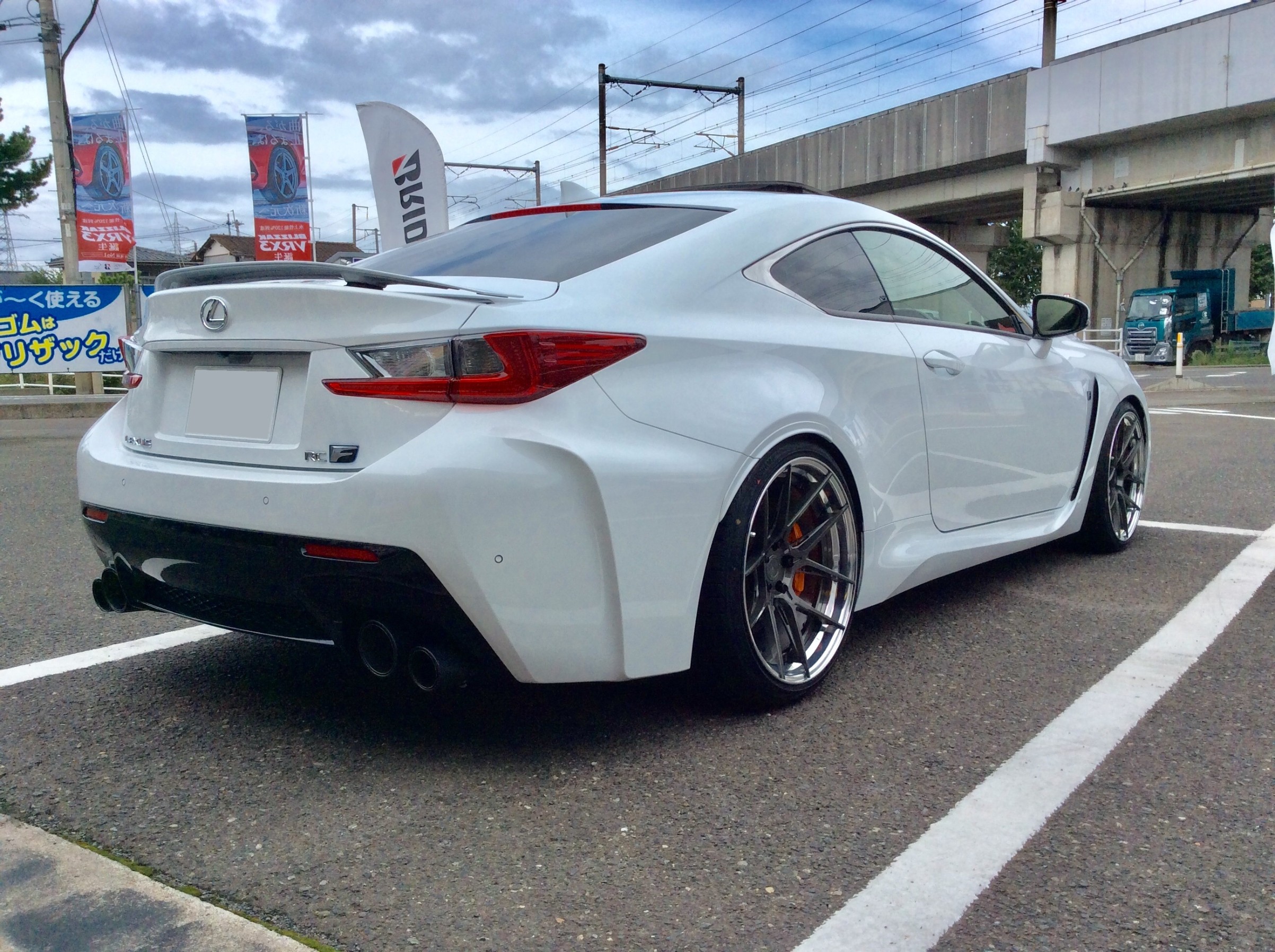 レクサス RC F USC10 車高調＆ホイール取り付けます