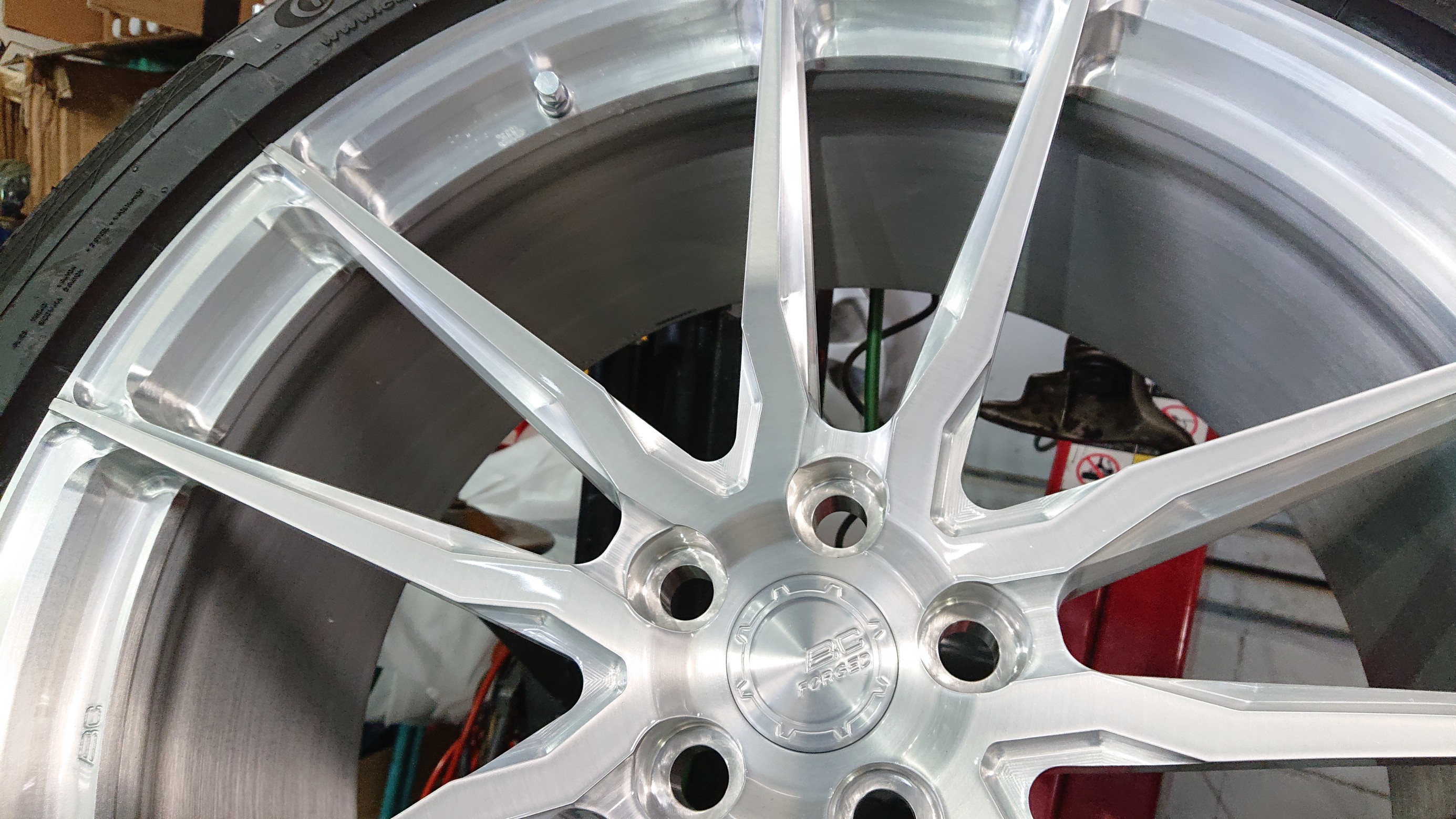 BC FORGED(ビーシーフォージド)EH301 装着作業 / LAND ROVER BC FORGED(ビーシーフォージド)EH301 装着作業 / LAND ROVER
