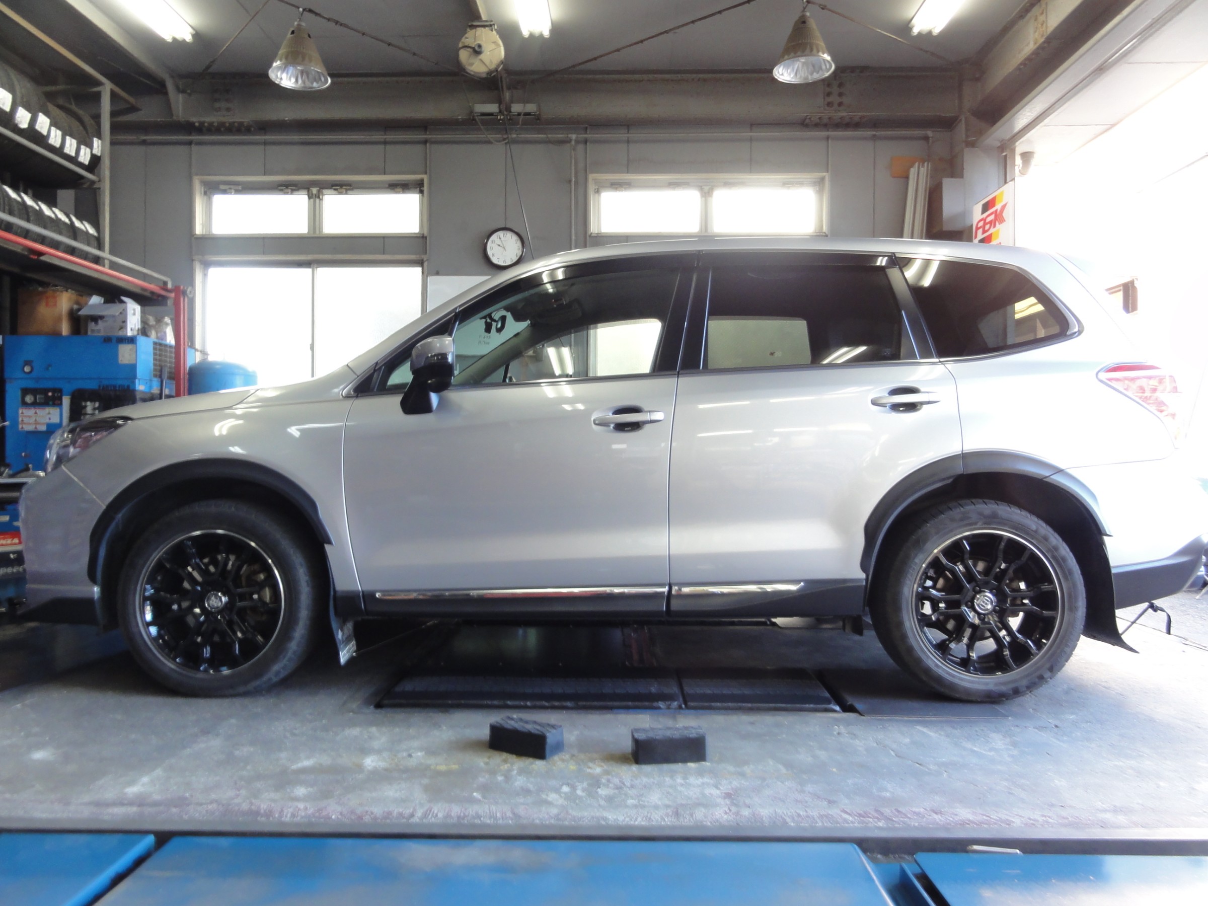 フォレスター(SJG)HKS製車高調「ハイパーマックスⅣ GT フォレスター(SJG)HKS製車高調「ハイパーマックスⅣ GT