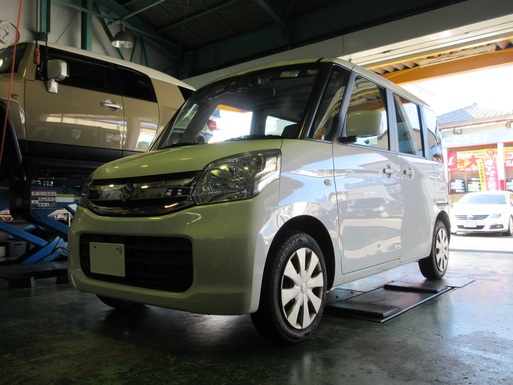 スペーシア Mk42s Ledヘッドライトバルブ取り付け スズキ スペーシア Hid Led その他電装系 Staff日記 コクピット さつま貝塚 車のカスタマイズにかかわるスタッフより