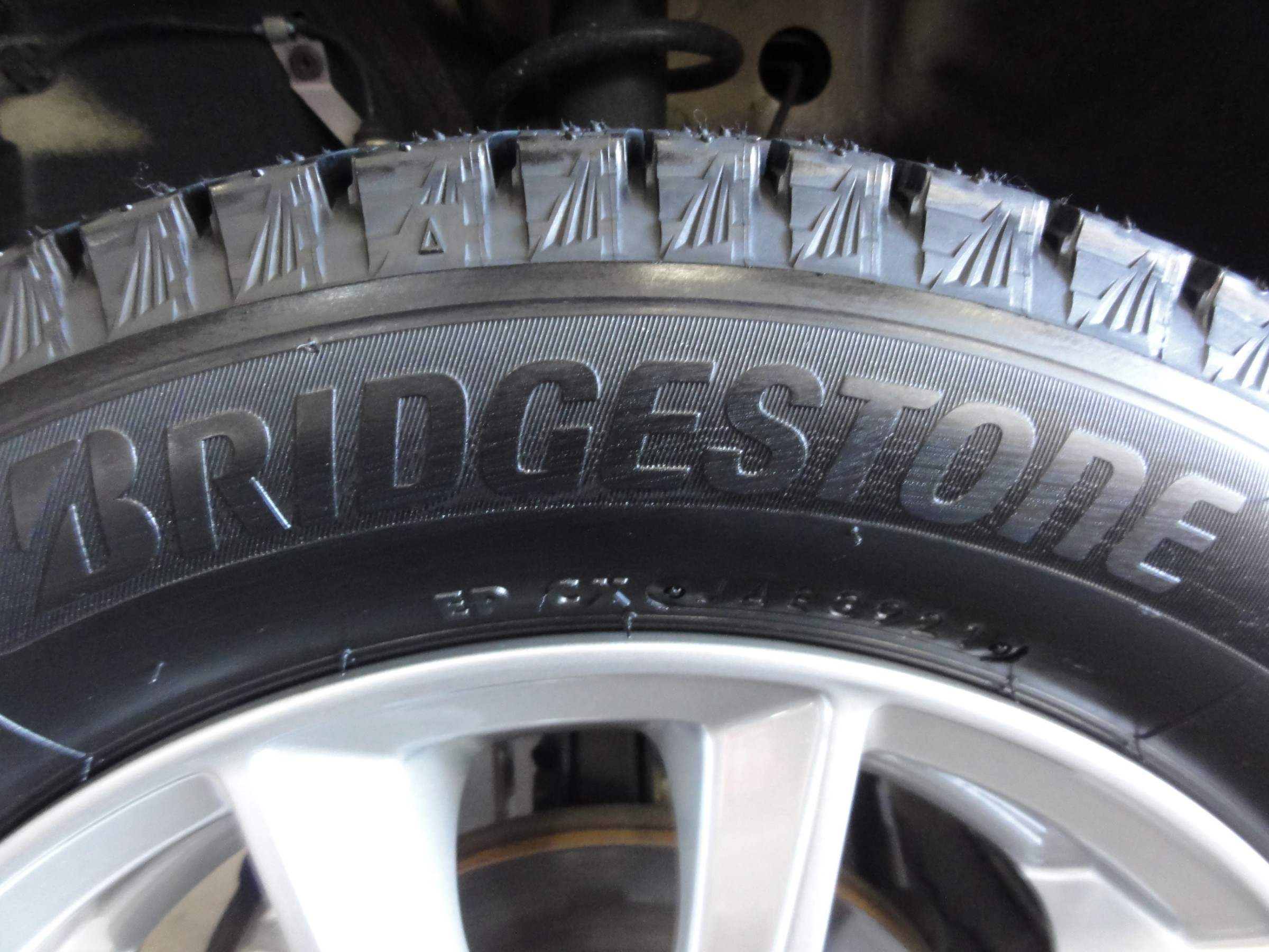 ハスラー（MR41S）ブリヂストンの最新スタッドレス「ブリザック VRX3