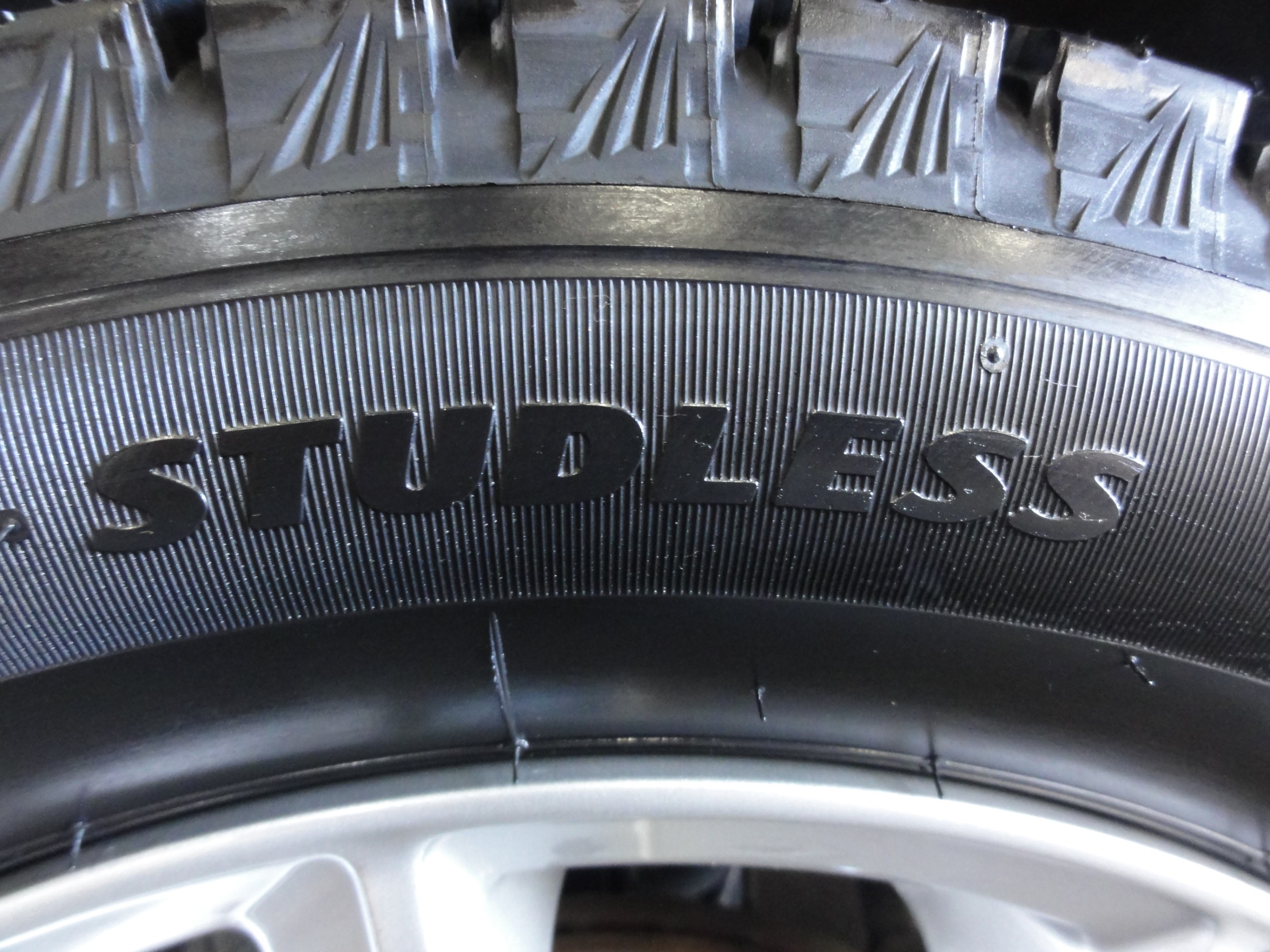 ハスラー（MR41S）ブリヂストンの最新スタッドレス「ブリザック VRX3