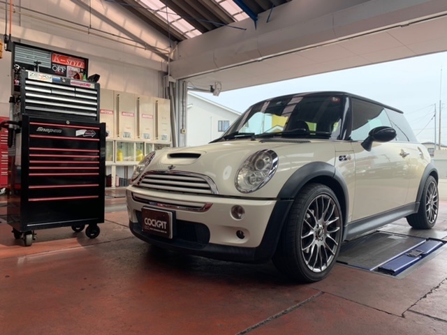 ◇BMW MINI [RE16] 車検整備 DIXCEL リアブレーキローター&パッド交換