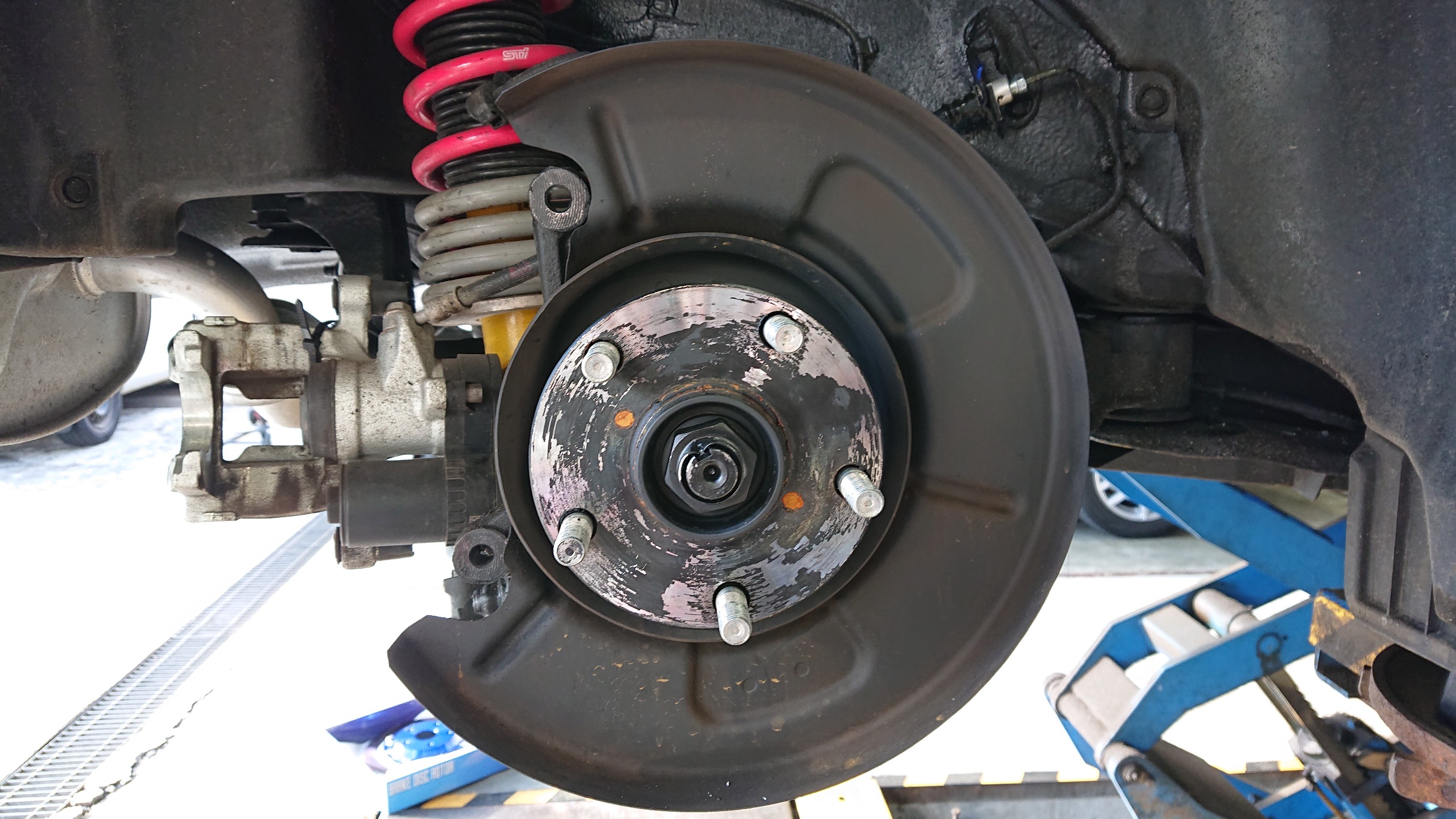 スバル WRX S4 VAG に エンドレス “チビ6” ブレーキシステム
