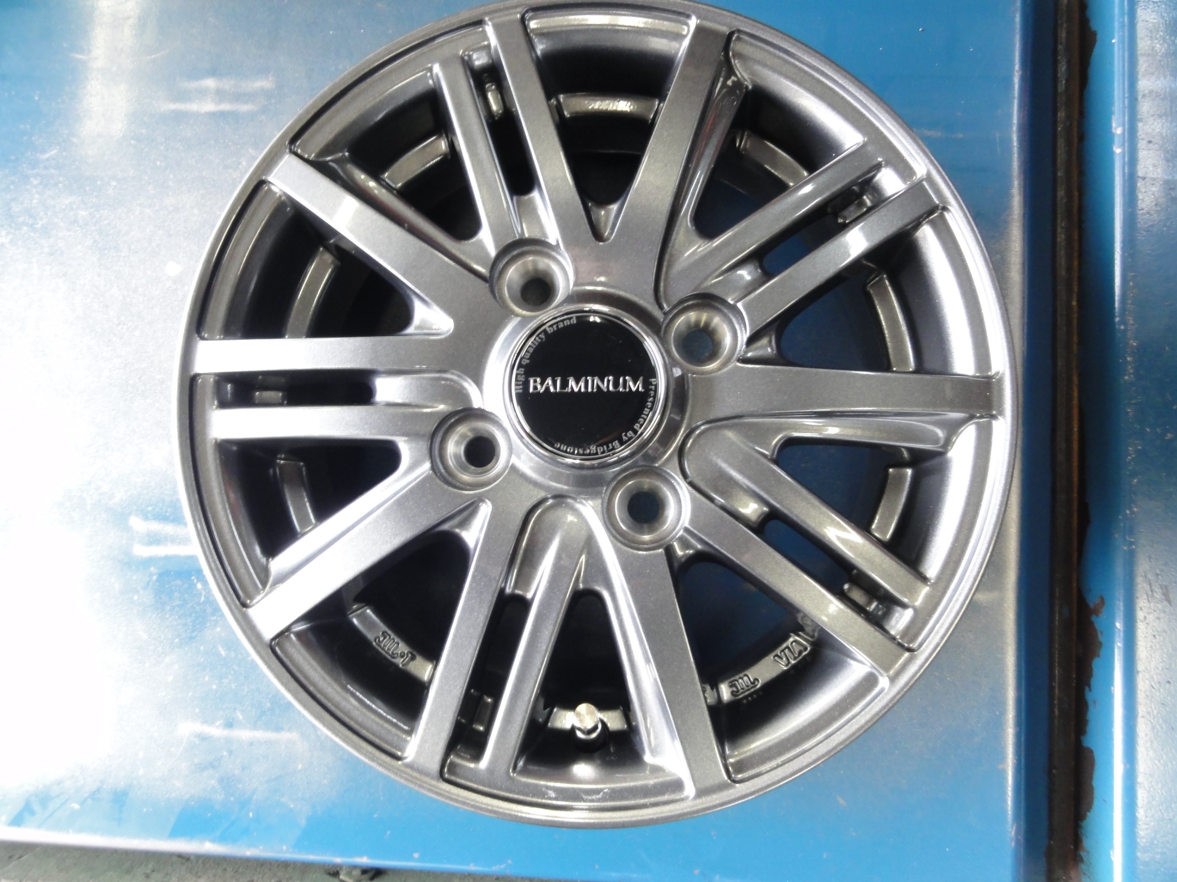 キャリイ（DA16T）ブリヂストンのスタッドレス「ブリザック VL1