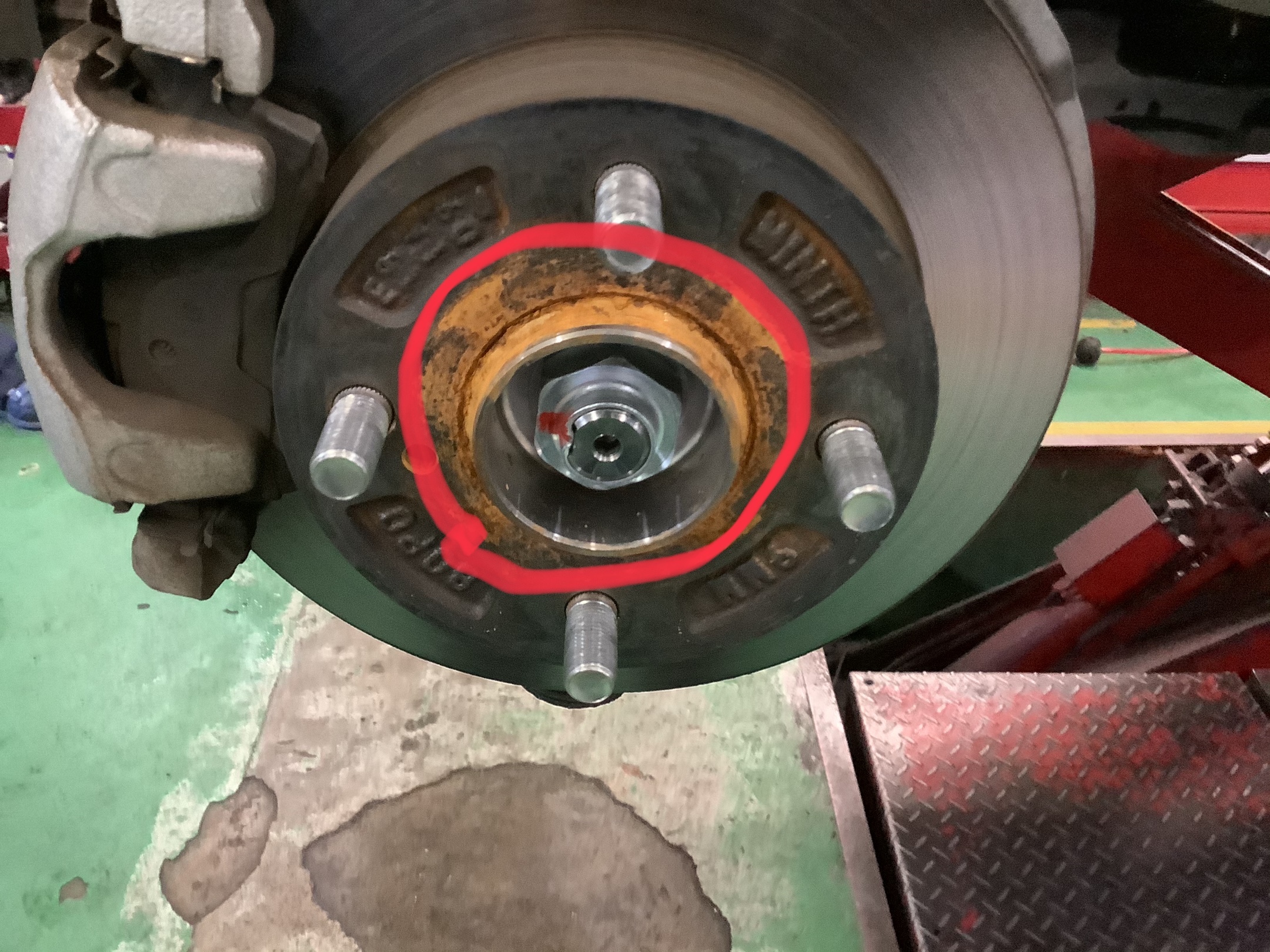 冬におすすめ ハブ防錆 スタッフ日記 コクピット北6 車のカスタマイズにかかわるスタッフより