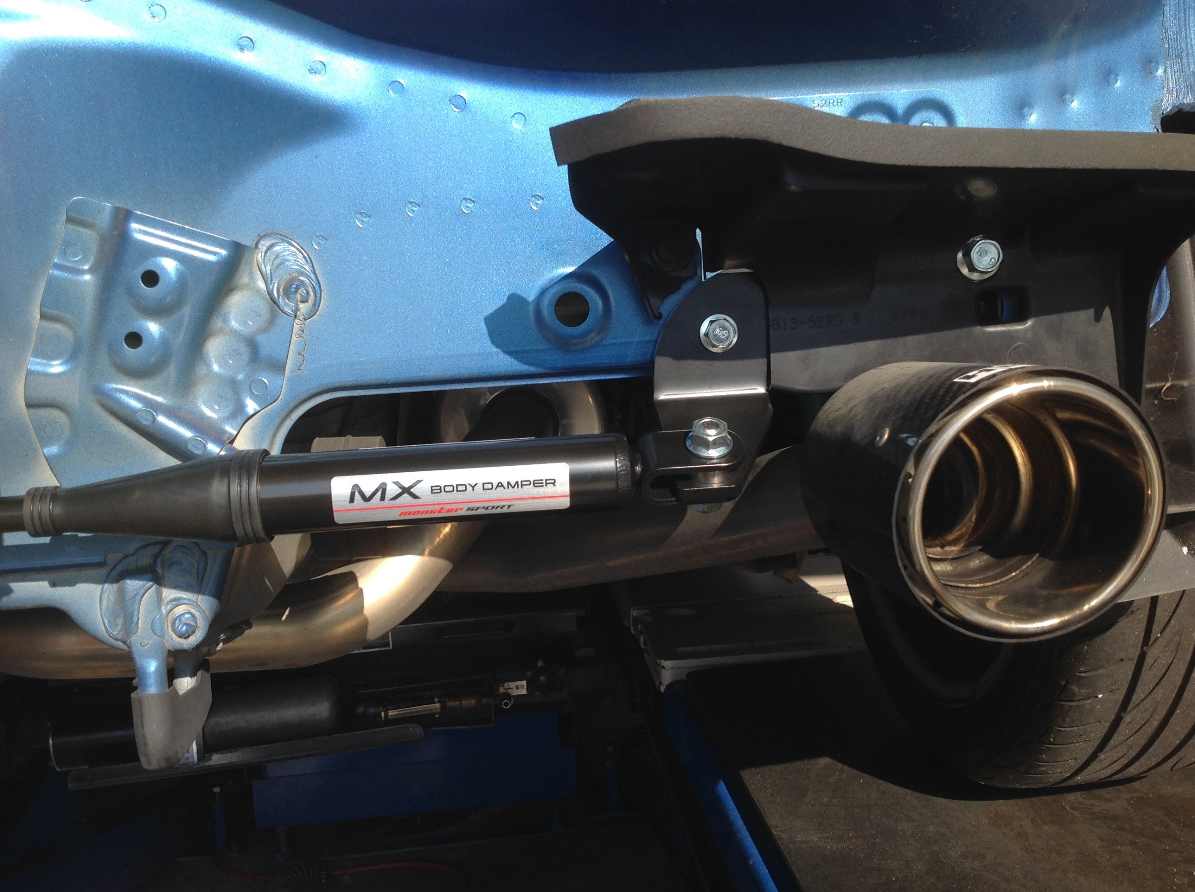 ZC33S スイフトスポーツさん、モンスタースポーツ MXボディダンパー