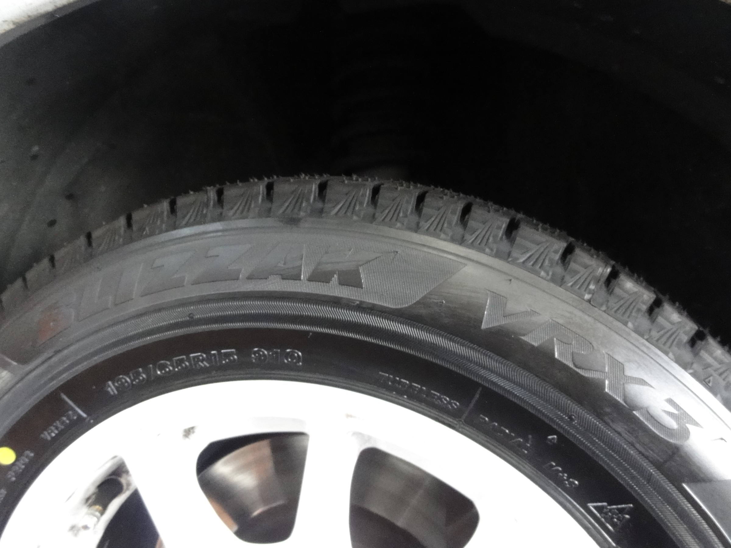 2023年製スバル・インプレッサ スタッドレスタイヤ 195/65R15 楽天市場】インプレッサ（リム径（インチ）15）（スタッドレス