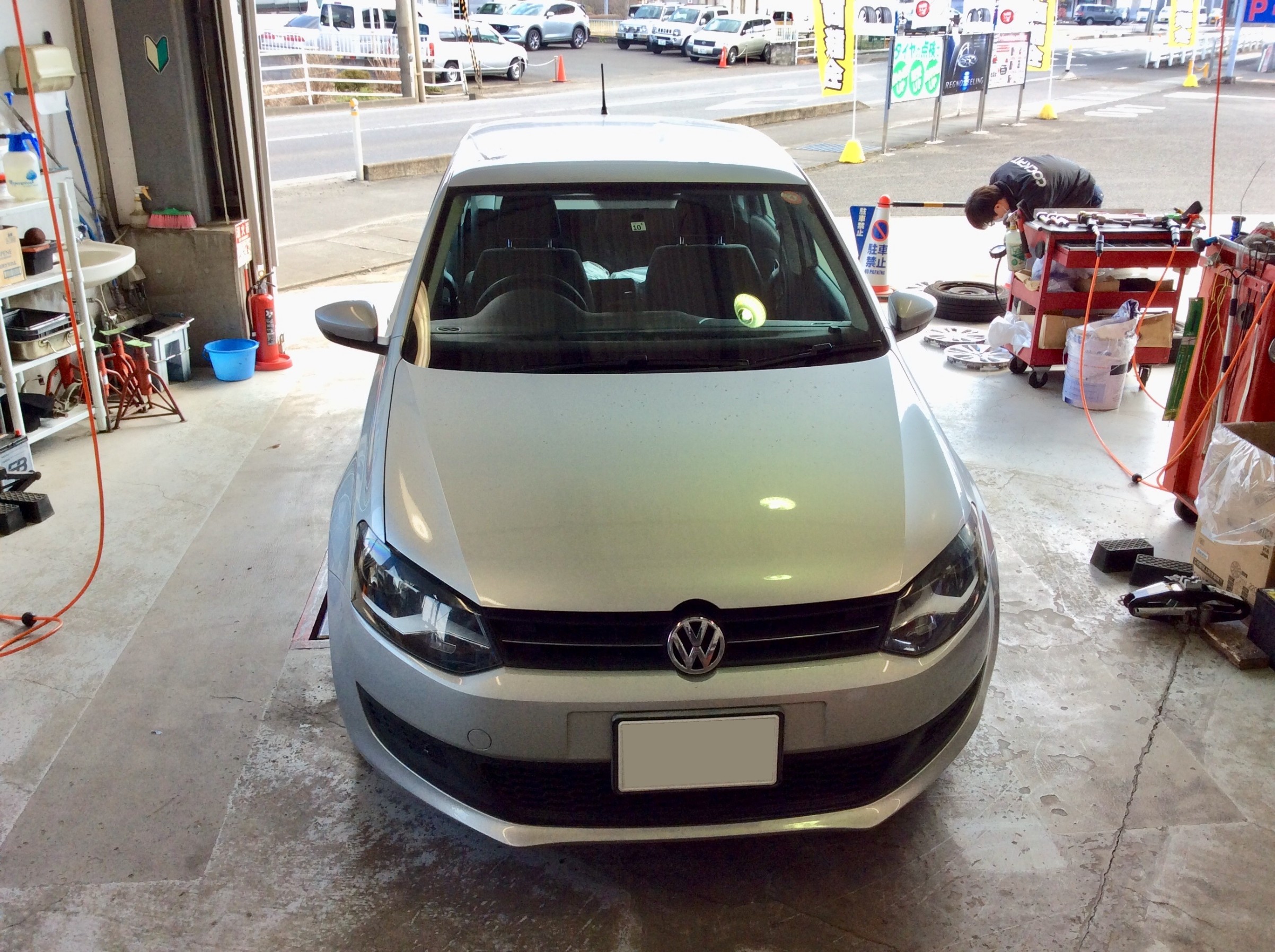 VWポロ 6RCBZ ショックアブソーバー交換！ | フォルクスワーゲン