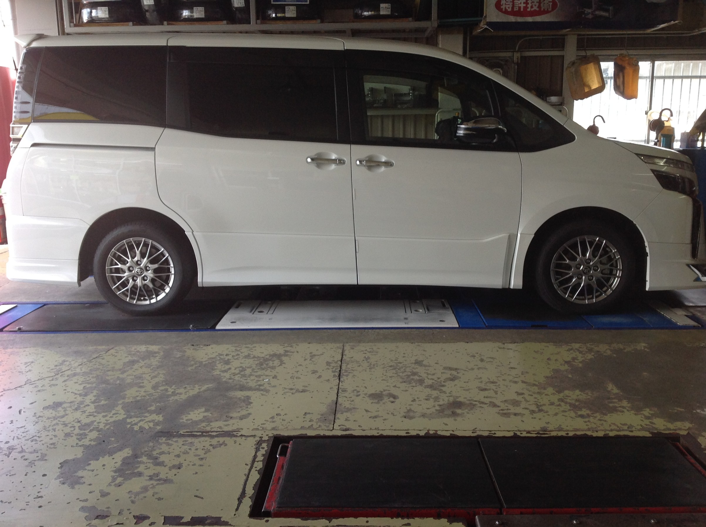 80VOXYさん、KYB LowferSportsPLUS KIT / L・H・S SET を装着