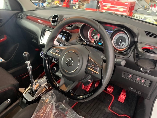 momo ハンドル　スイフトスポーツ スイフトスポーツのzc33s・スイフトスポーツ・MOMO