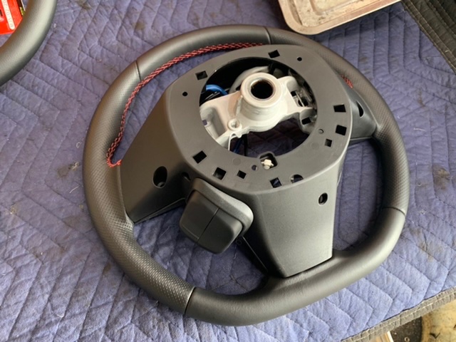 momoステアリング ボス付き BRZ & GR86 (ZN6/ZD8/ZC6/ZN8) ステアリングボスキットVer2 MOMO