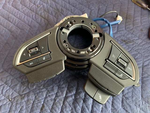 ◇SUZUKI SWIFT SPORT [ZC33S] 用品取付 MOMO MOD.8 ステアリング交換