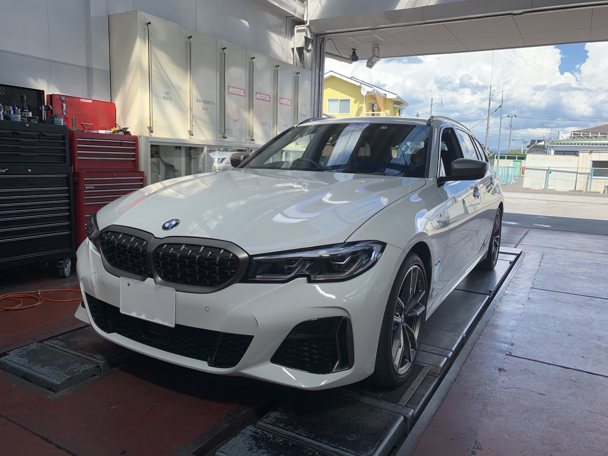 BMW 3シリーズ ダウンサス取り付け | BMW 3シリーズ | スタッフ