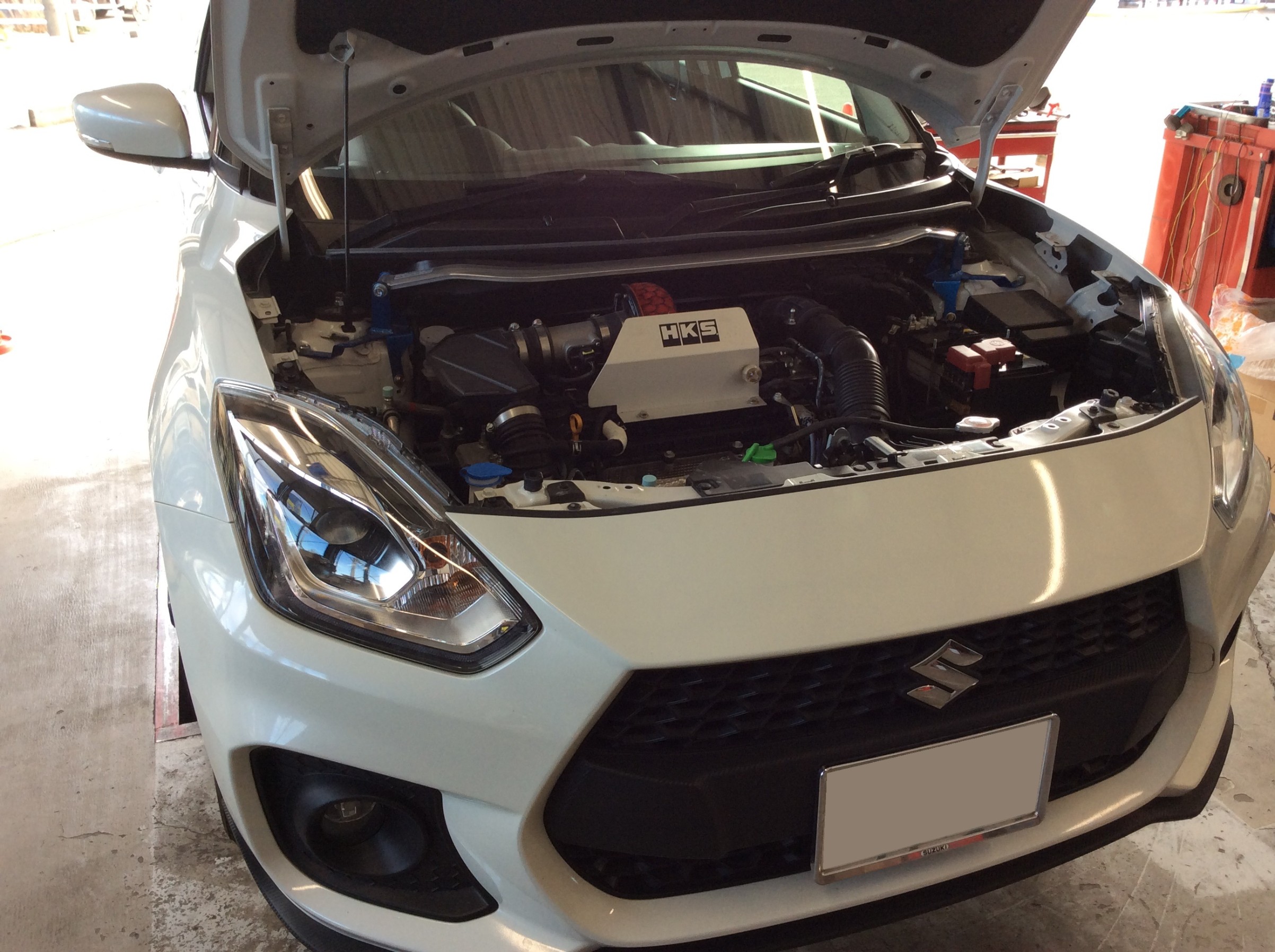 スイフトスポーツ ZC33S インタークーラー＆ブースト計取り付けます