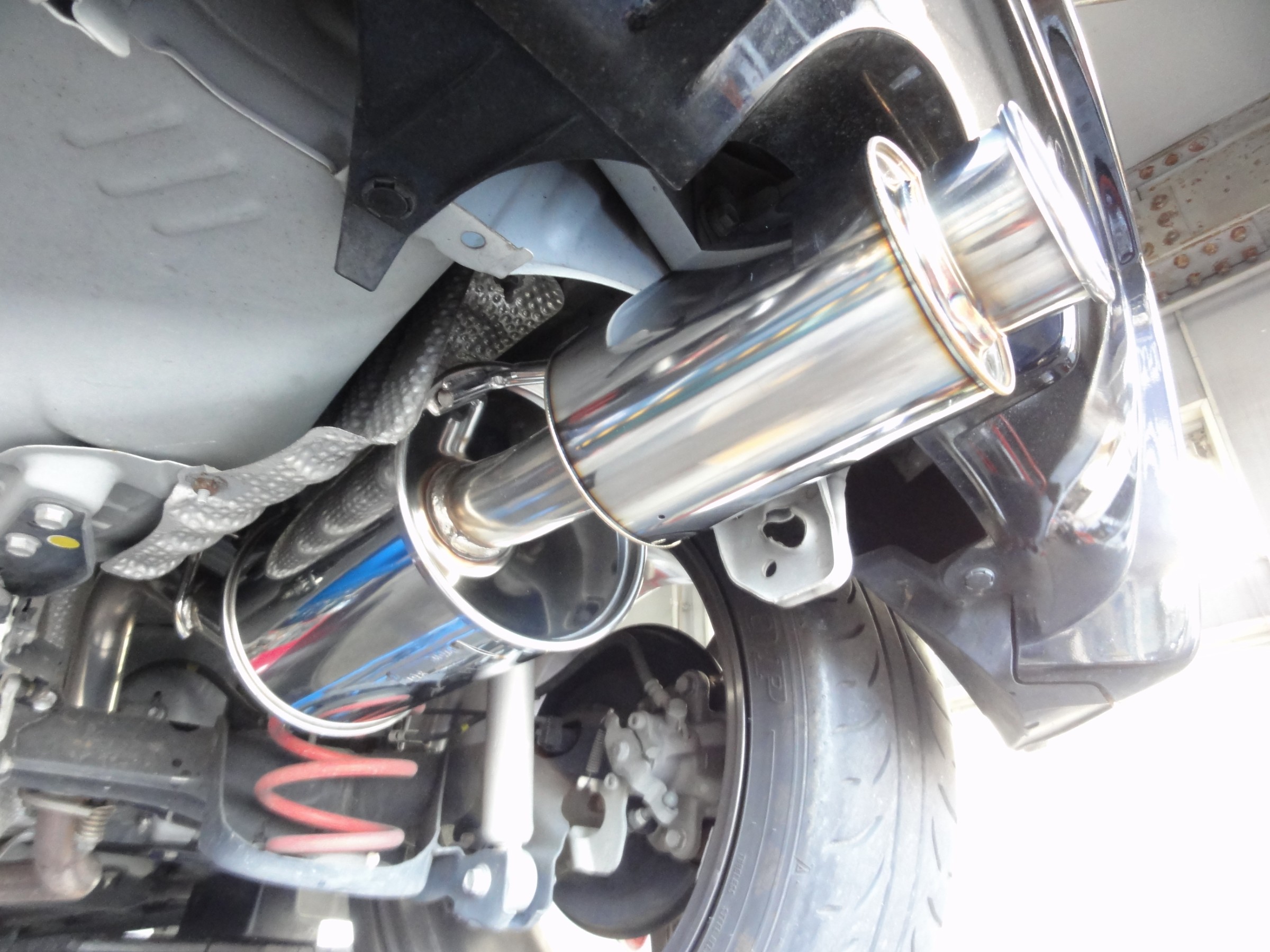 ヴィッツRS（NCP131）HKS製保安基準適合スポーツマフラー「サイレント