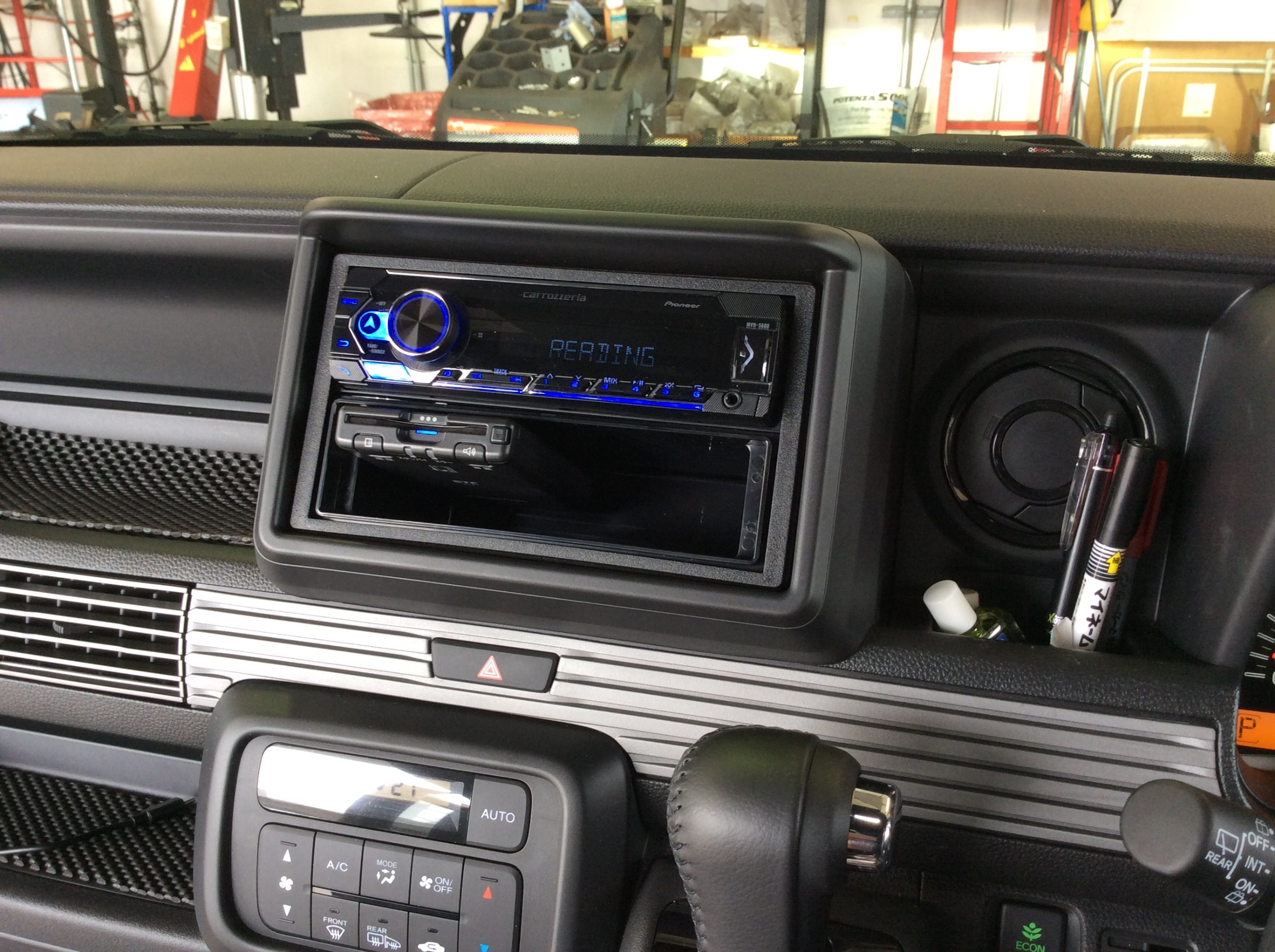 N Van オーディオ取り付け スタッフ日記 コクピット 名取 車のカスタマイズにかかわるスタッフより