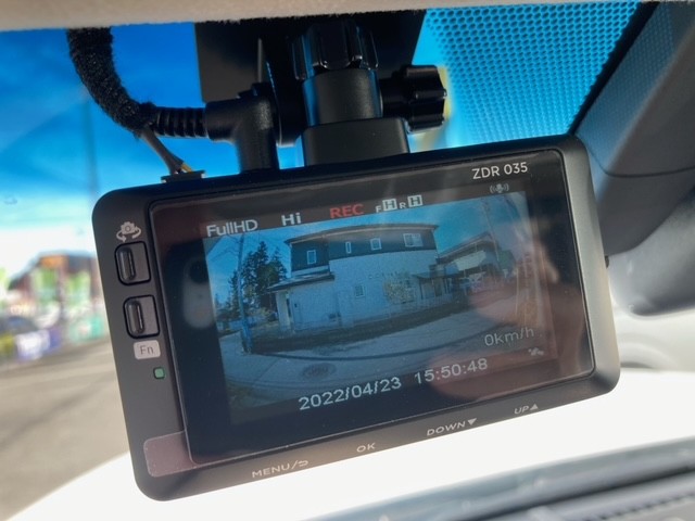 ランクル300 × ドラレコ、TVキット取付 | トヨタ ランドクルーザー AV