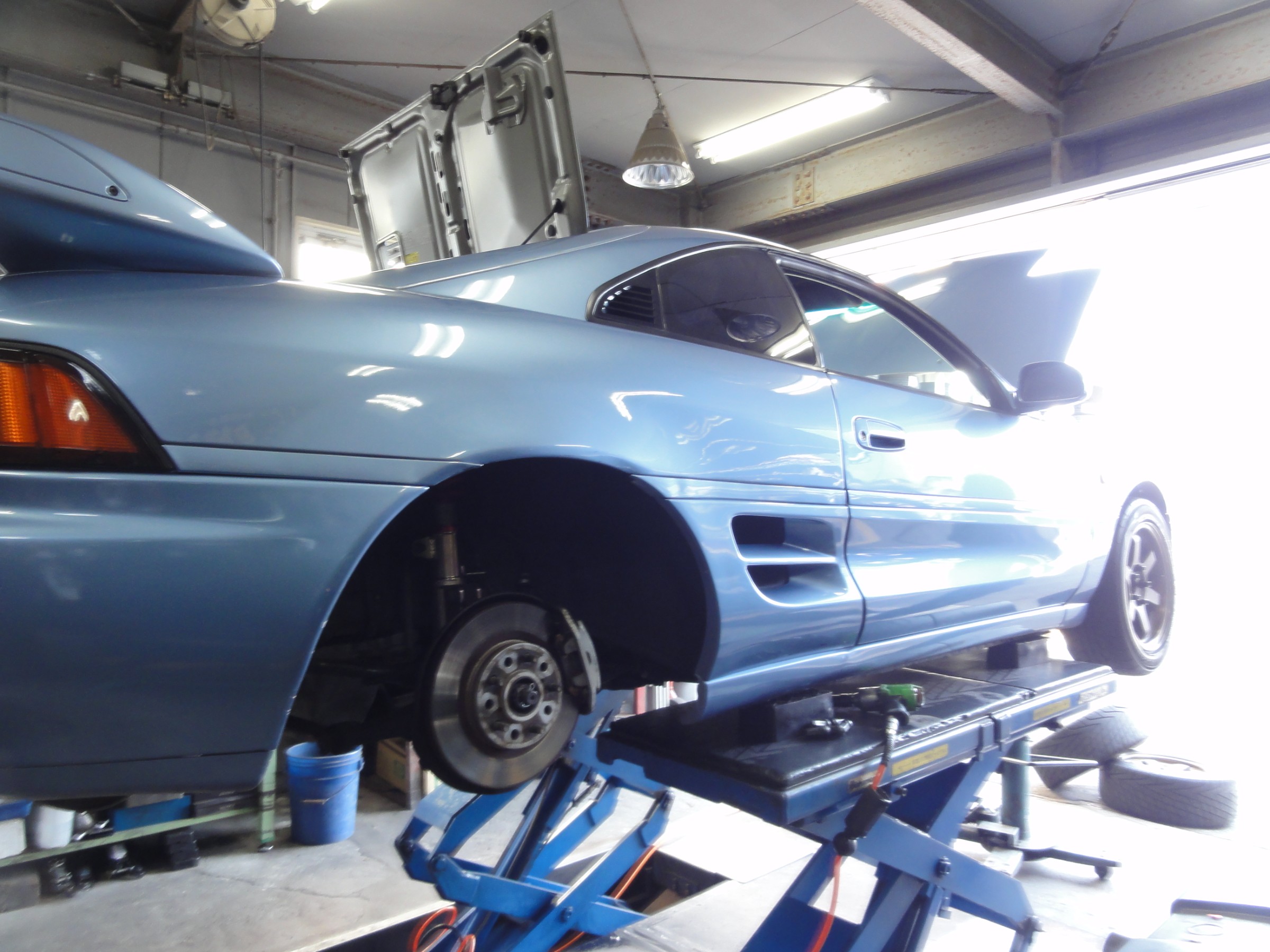 MR2（SW20）リヤブレーキキャリパーオーバーホール＆ブルーキフルード