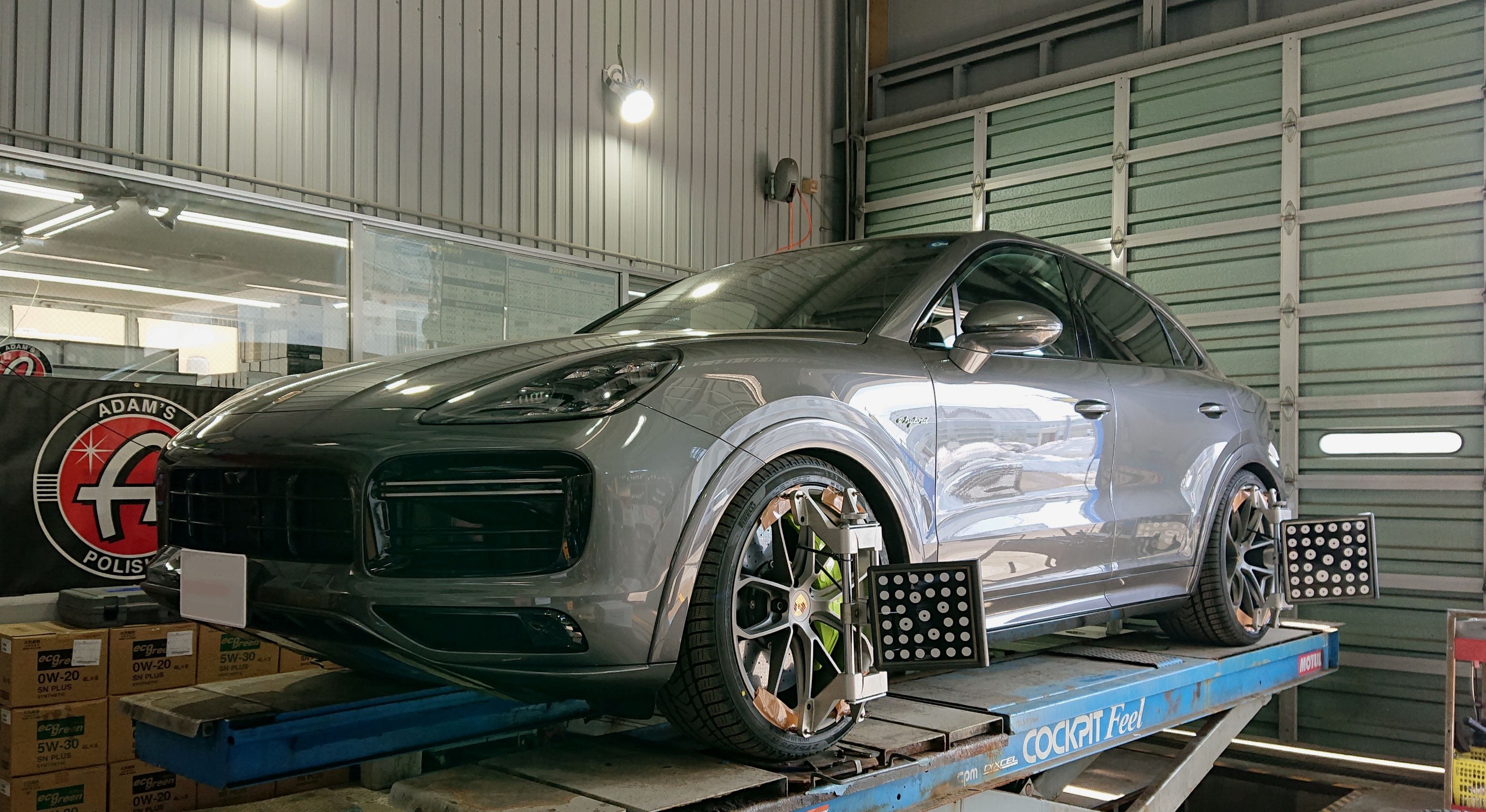 ポルシェ カイエン Turbo S E-Hybrid Coupe の ロワリング ポルシェ カイエン Turbo S E-Hybrid Coupe の ロワリング