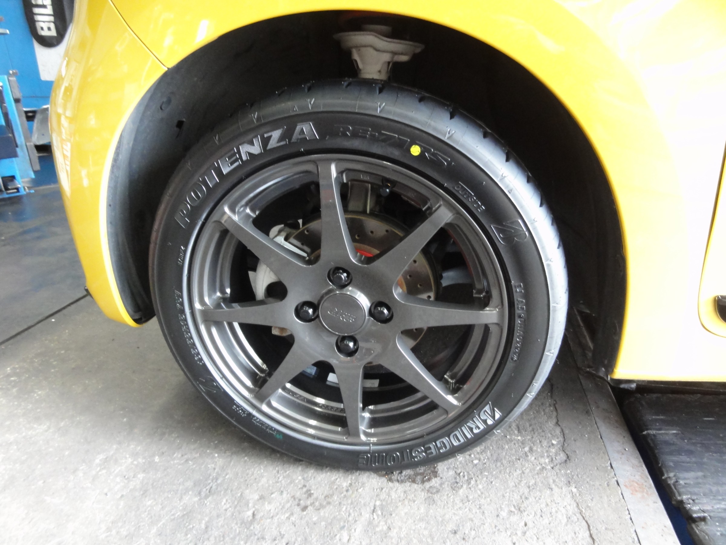 NｰONE（JG3：RS）無限製鍛造アルミホイール「FR8」＆ブリヂストン