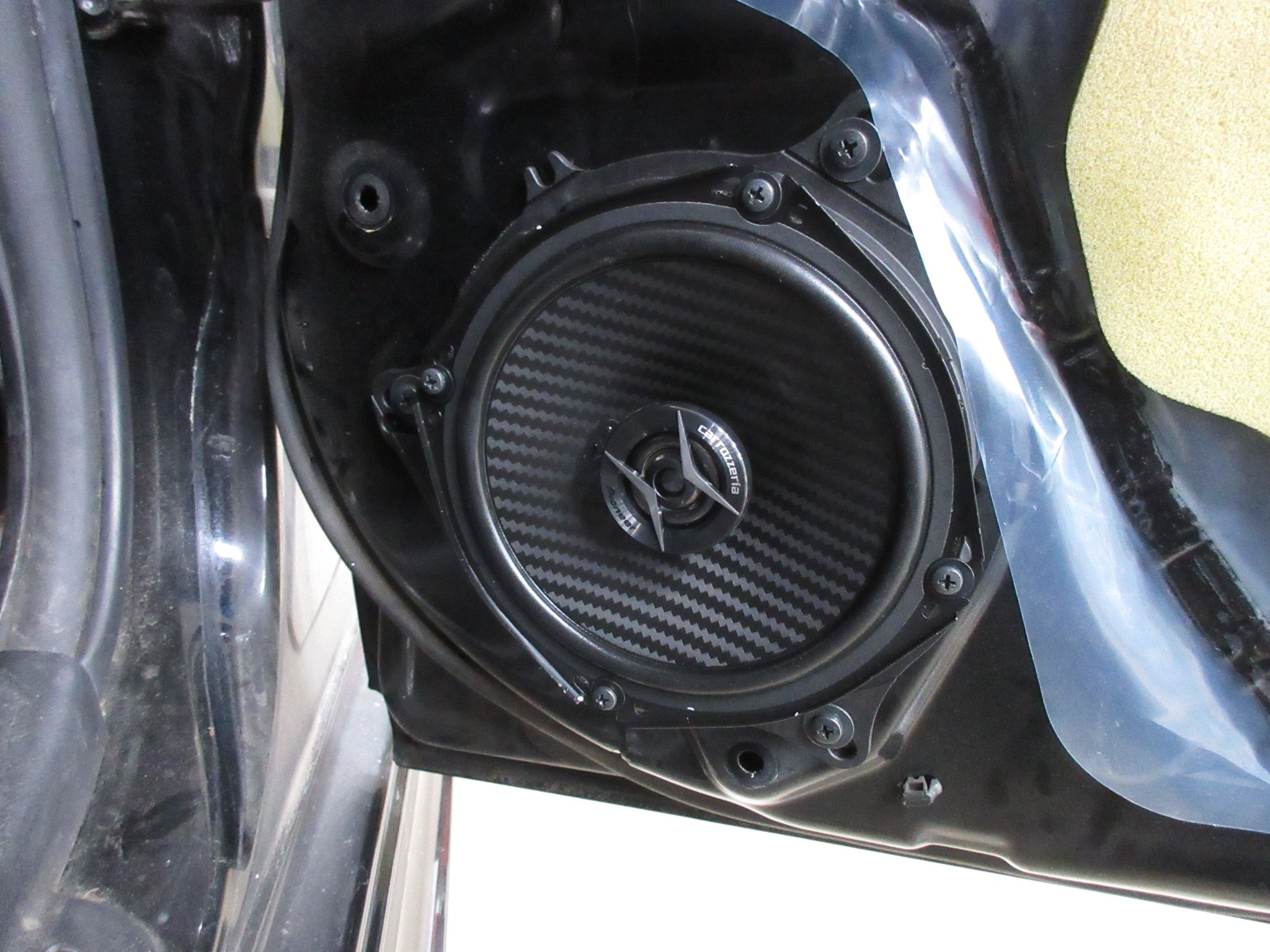 こんな故障は初めての経験でした トヨタ カローラフィールダーに カロッツェリア Ts F1740 スピーカー の取り付け トヨタ カローラフィールダー 店長アサコのブログ コクピット 55 車のカスタマイズにかかわるスタッフより