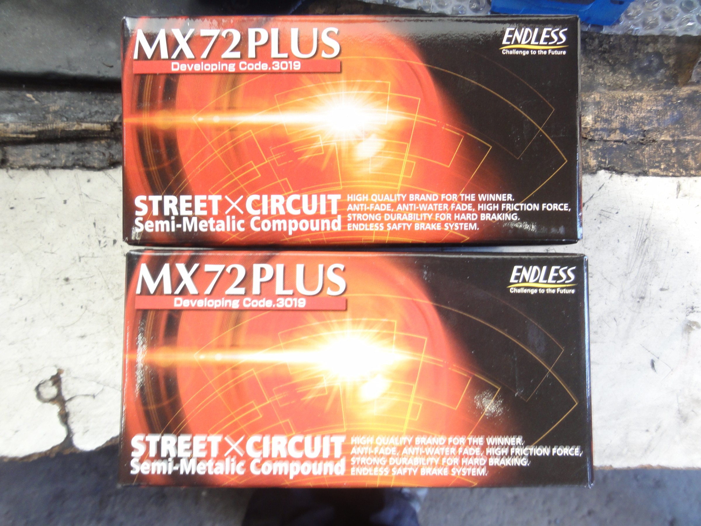 デモカー GRヤリス（RC）エンドレス製スポーツブレーキパッド「MX72