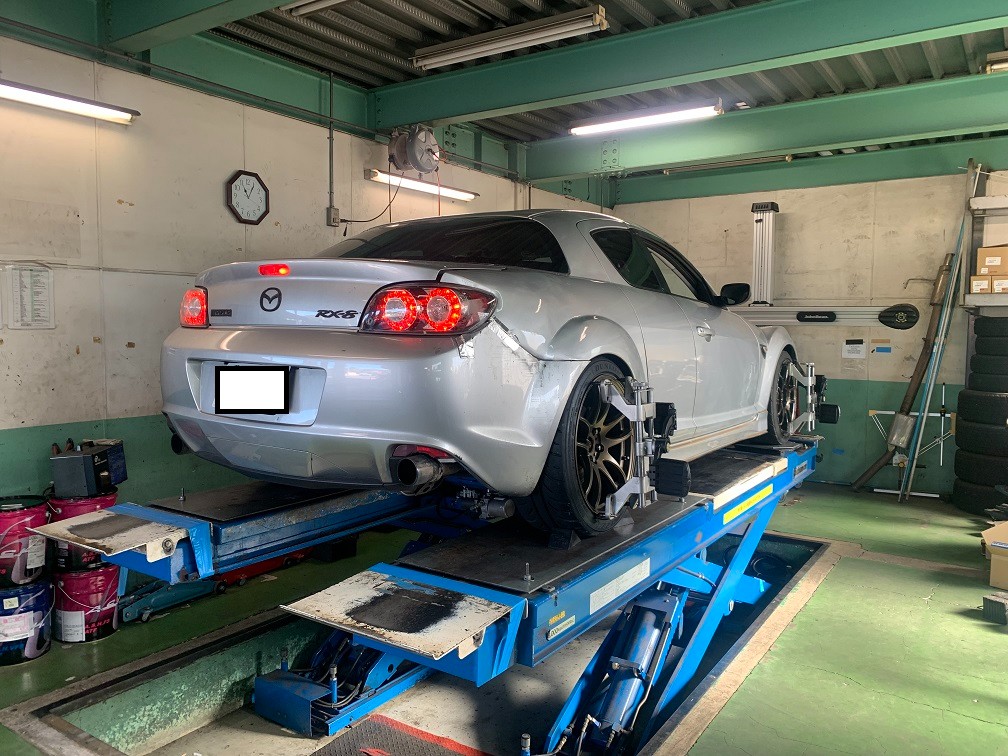 Rx ８ Se3pの4輪アライメント調整 マツダ Rx 8 ホイール 4輪トータルアライメント測定 調整 店舗日記 コクピット 麻生 車のカスタマイズにかかわるスタッフより