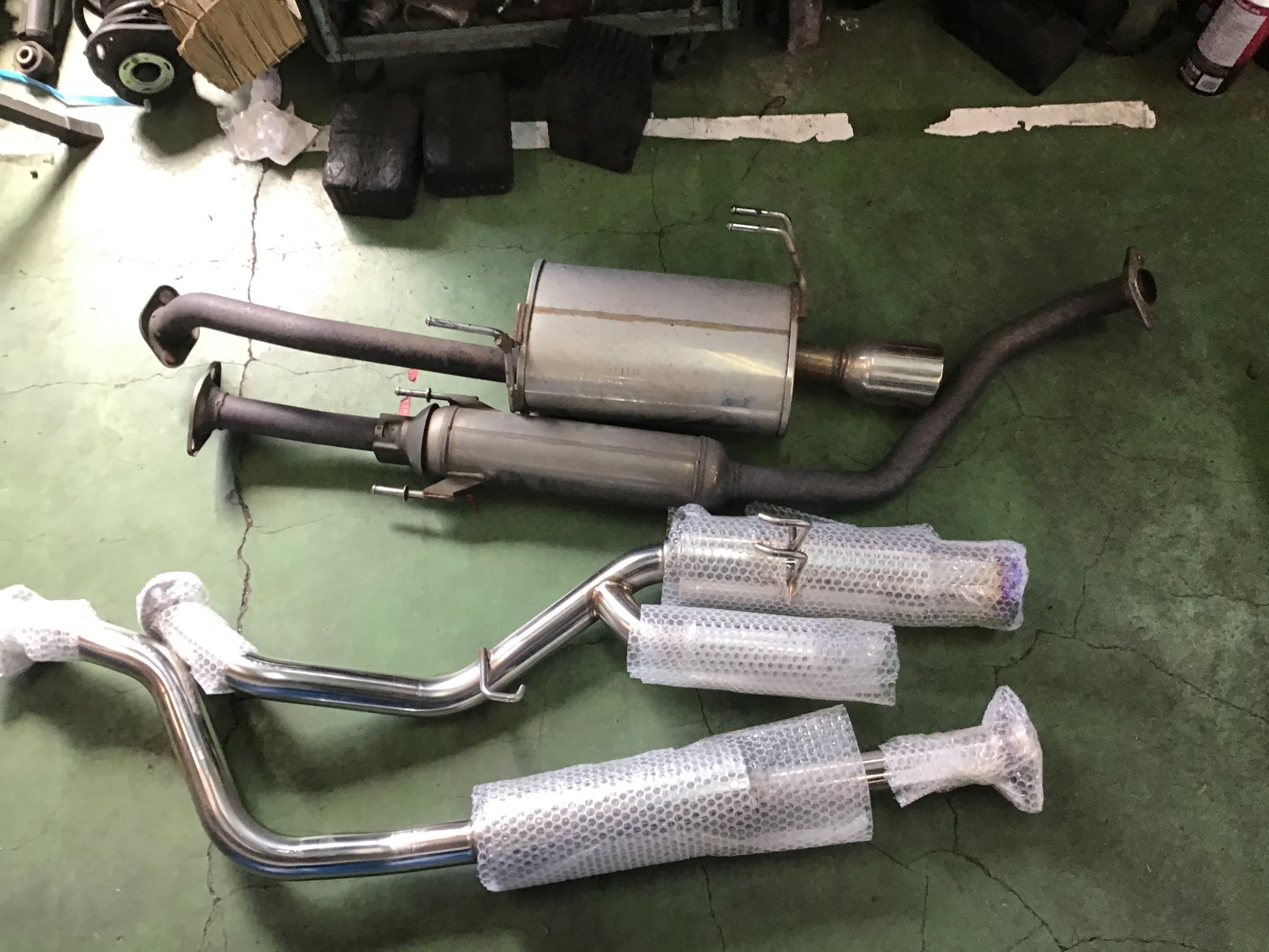 EXASの咆哮 K13改マーチニスモS マフラー交換♪ | 日産 マーチNISMO S