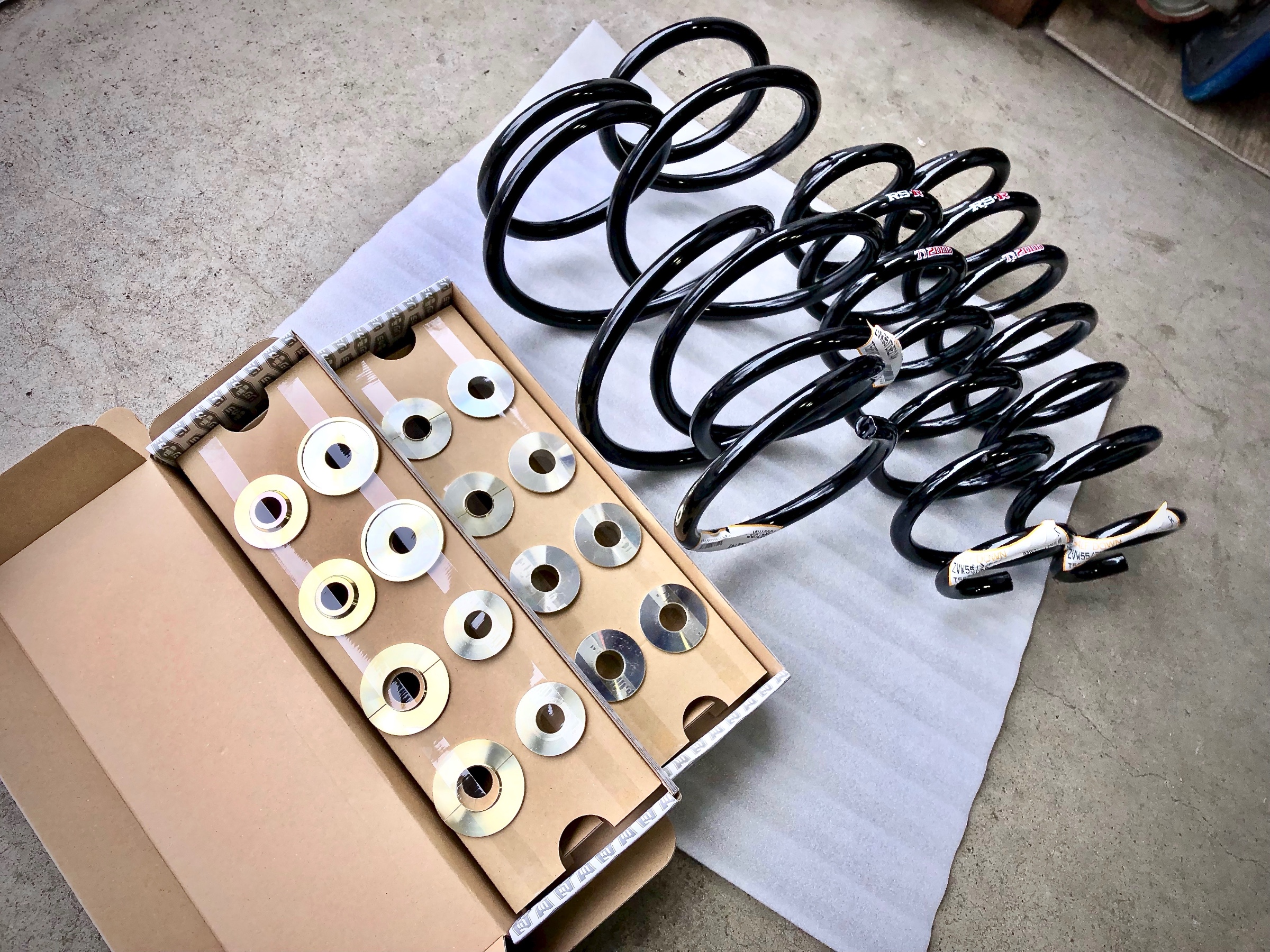 ZVW55 TOYOTA PRIUS E-Four ✖ SPOON RIGIDCOLLAR ✖ RS☆R Ti2000