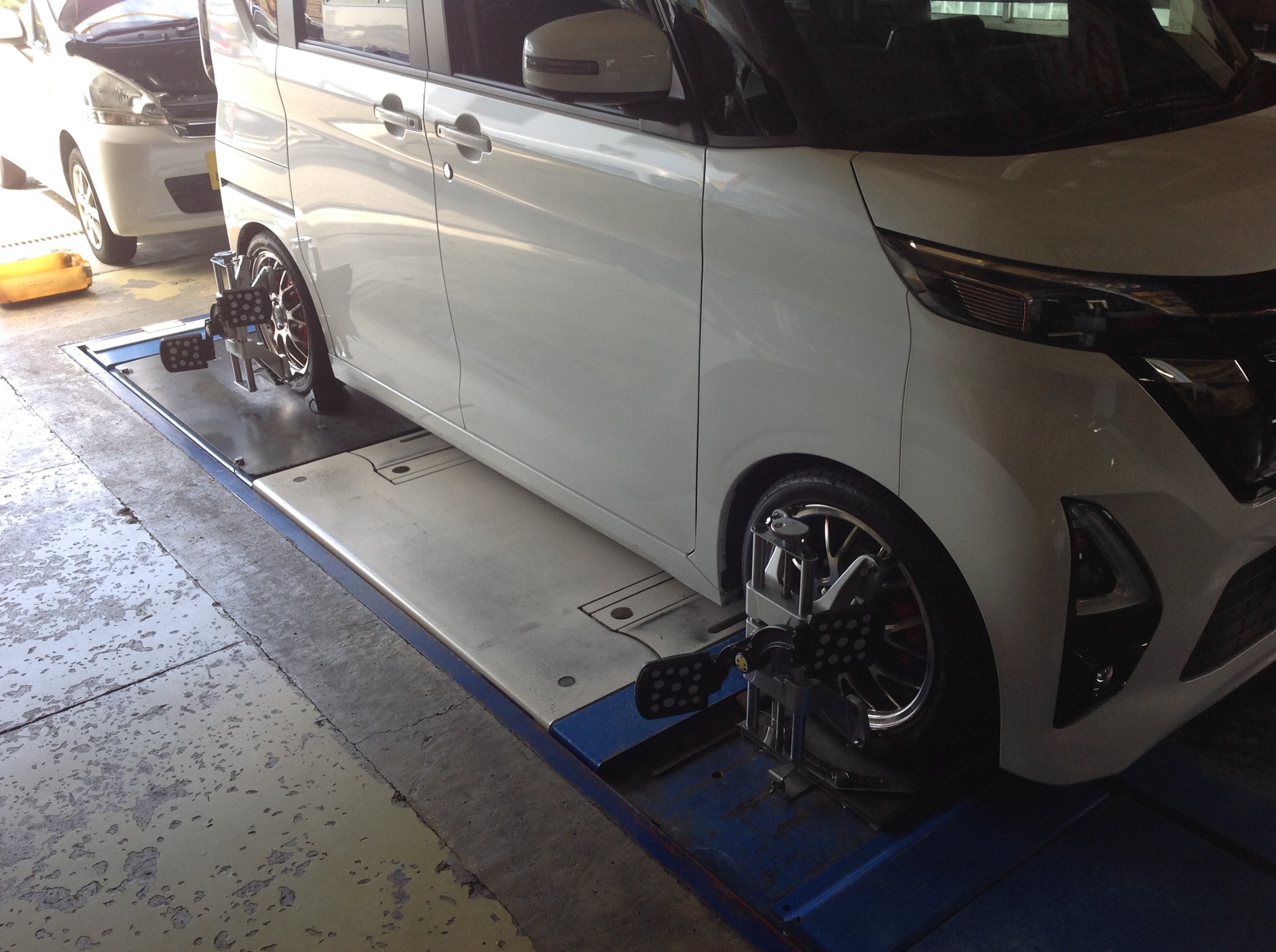 日産ROOXさん、RS-R Best i C＆K車高調でチョイ下げローダウン