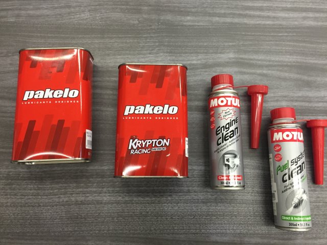 除雪機 ｘ Pakelo オイル Part ホンダ メンテナンス オイル バッテリー他 メンテナンス オイル バッテリー他 エンジン オイル交換 Pit作業レポート Cockpit Age3 コクピットエイジ 車のカスタマイズにかかわるスタッフより