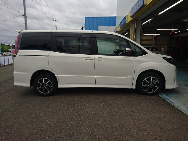 Noah ノア Zrr85wをソッコー下げました トヨタ ノア 足まわり サスペンション ブレーキ 足まわり サスペンション ブレーキ サスペンションパーツ関連取付 スタッフ日記 コクピット 107 車 のカスタマイズにかかわるスタッフより