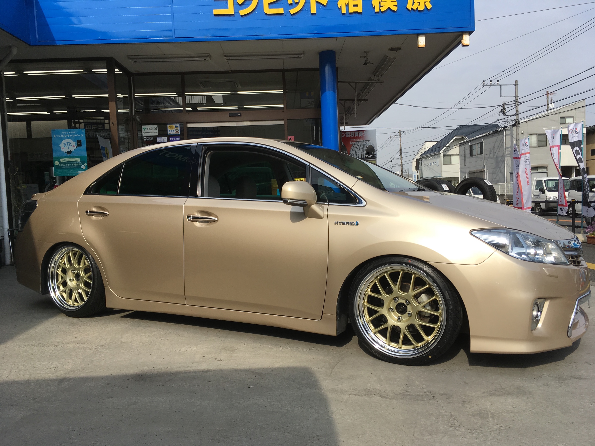 Work マイスター トヨタ Sai ホイール タイヤ タイヤ ホイール交換 カスタマイズ日記 コクピット 相模原 車のカスタマイズ にかかわるスタッフより