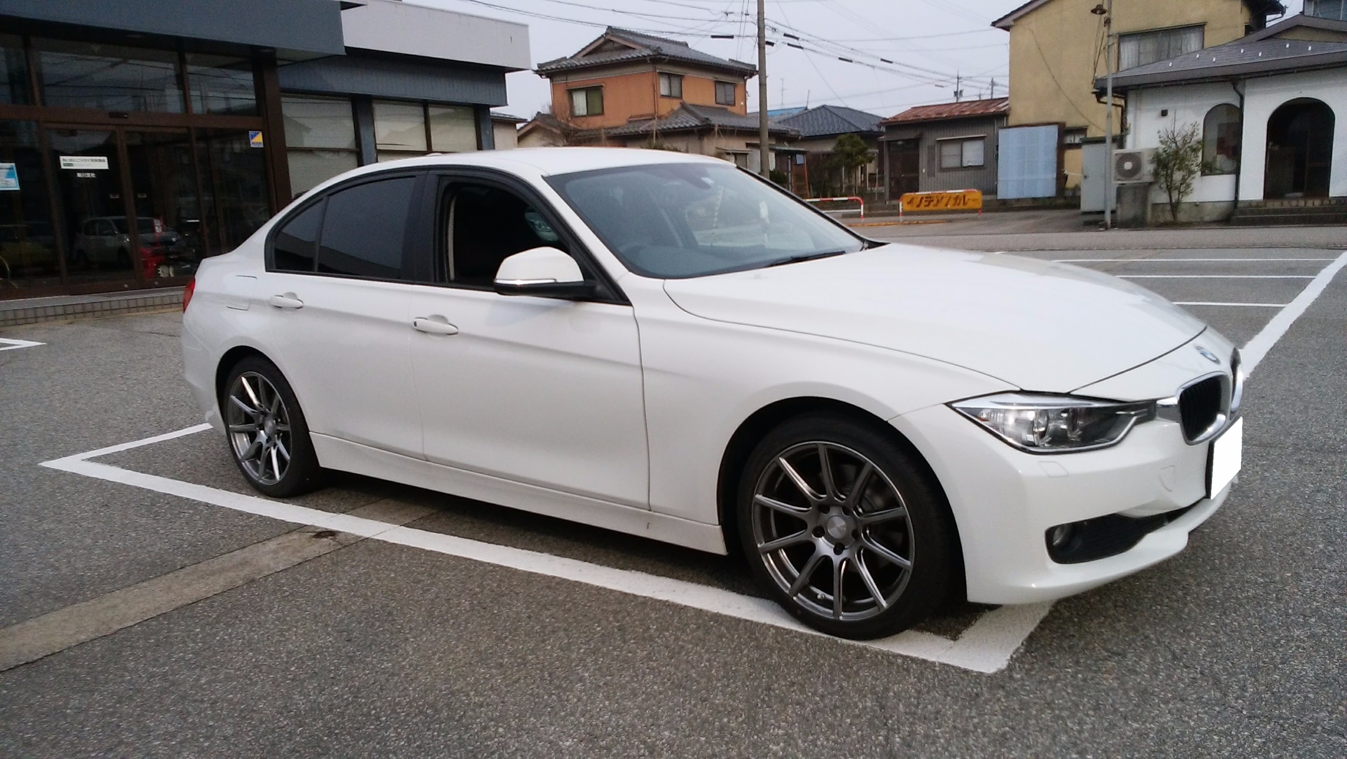 エコフォルムCRS131 ＆ ４輪アライメント調整 ＠ BMW320d（3D20