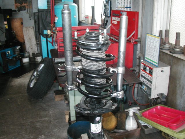 オデッセイ ハイブリッド RS-R ローダウンスプリング装着