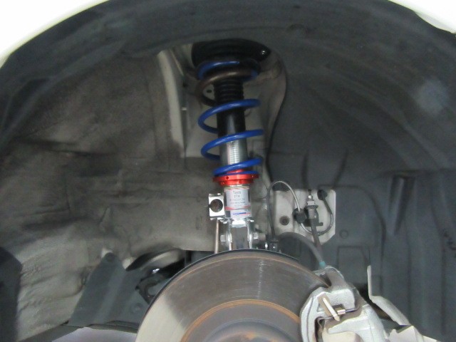 86で気持ちよいハンドリングを楽しむアイテム Sachs Performance Coilover ザックスパフォーマンスコイルオーバー トヨタ 86 足まわり サスペンション ブレーキ 店長アサコのブログ コクピット 55 車のカスタマイズにかかわるスタッフより