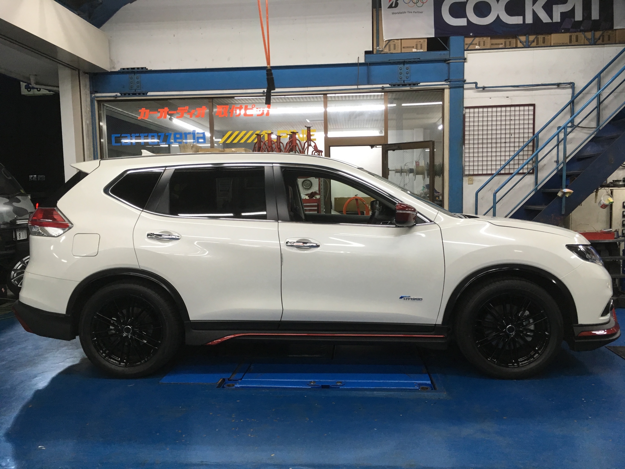 エクストレイルに車高調 日産 エクストレイル 足まわり サスペンション ブレーキ カスタマイズ日記 コクピット 相模原 車 のカスタマイズにかかわるスタッフより