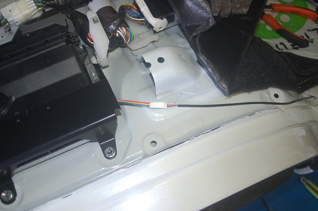 IV型ハイエース F-CON Dを取り付け | STAFF日記 | コクピット IV型ハイエース F-CON Dを取り付け | STAFF日記 | コクピット