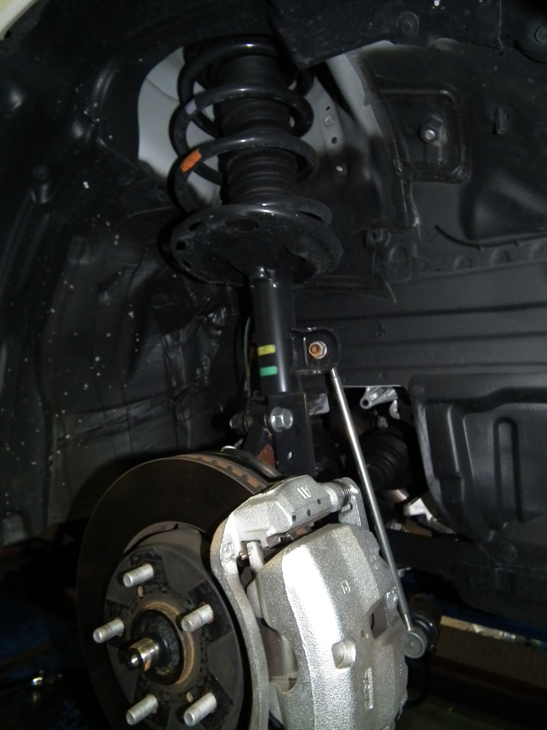 アルファード 車高調と取り付け作業を紹介 トヨタ アルファード 足まわり サスペンション ブレーキ 足まわり サスペンション ブレーキ サスペンションパーツ関連取付 スタッフ 日記 コクピット 21大阪 車のカスタマイズにかかわるスタッフより