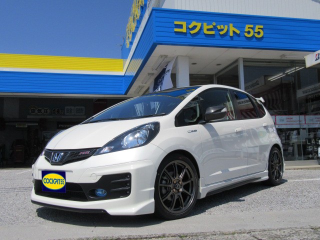 足が良くなるとタイヤが気になる 店長アサコのブログ コクピット 55 車のカスタマイズにかかわるスタッフより