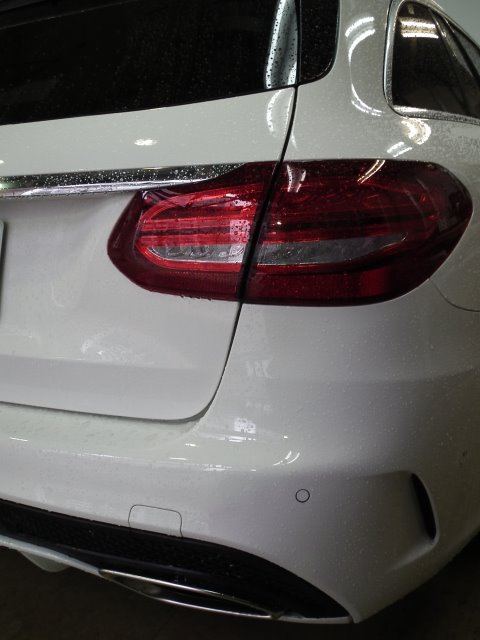 メルセデス・ベンツ W205 エアコンフィルター交換♪ | メルセデス・ベンツ Cクラス | スタッフ 日記 | コクピット 21大阪 |  車のカスタマイズにかかわるスタッフより