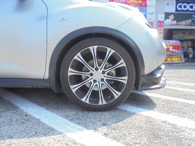 抜け気味の純正からの脱却 日産 ジューク 足まわり サスペンション ブレーキ 足まわり サスペンション ブレーキ サスペンションパーツ関連取付 アフターパーツ取り付け事例 コクピット 麻生 お店の得意技紹介