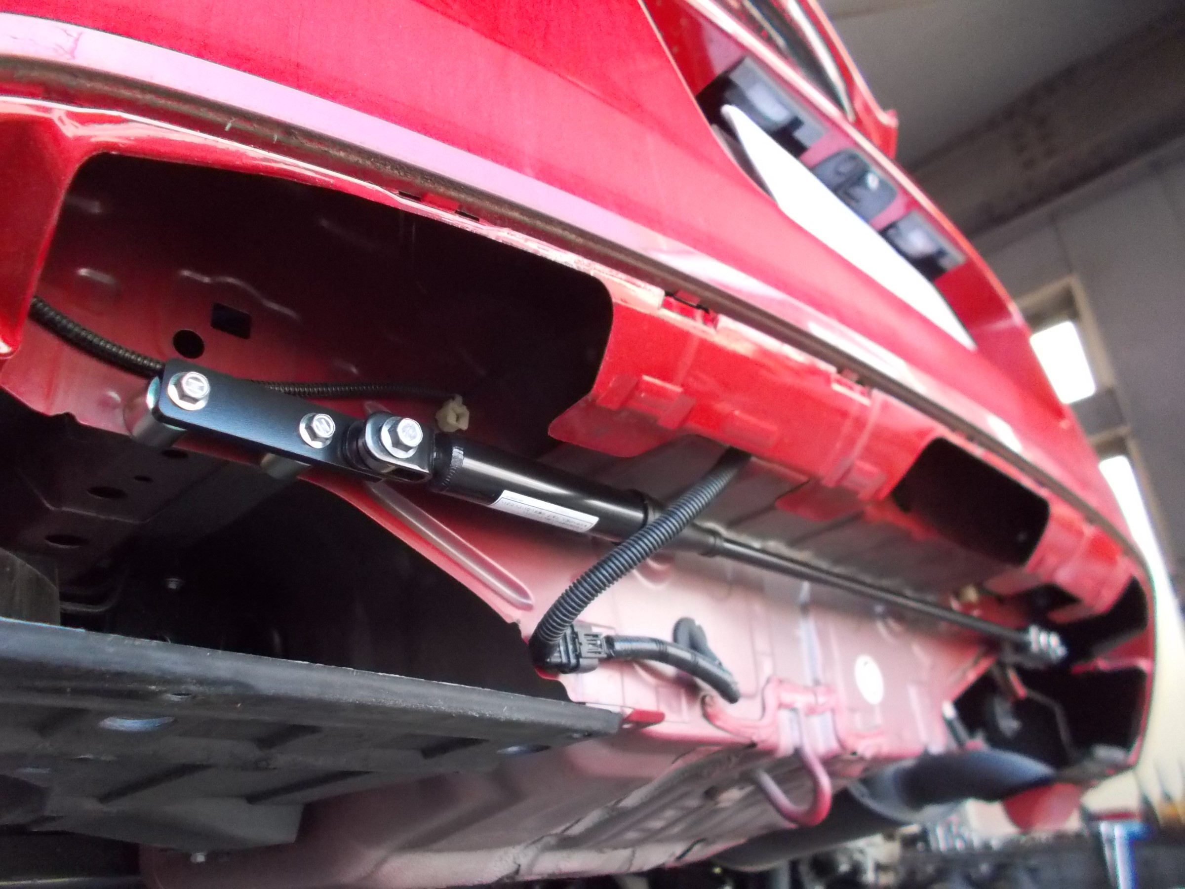 CR-Z コックスボディダンパー（パフォーマンスダンパー）装着