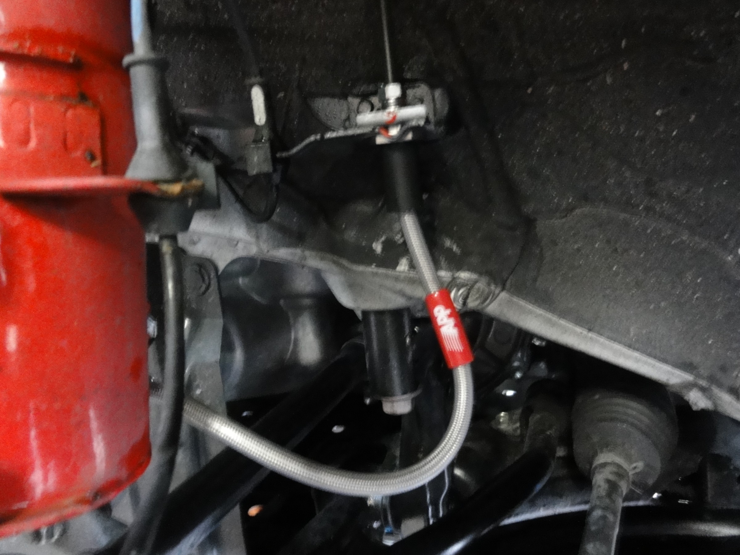 スイフトスポーツ（ZC33S）APP製ステンメッシュブレーキホース装着