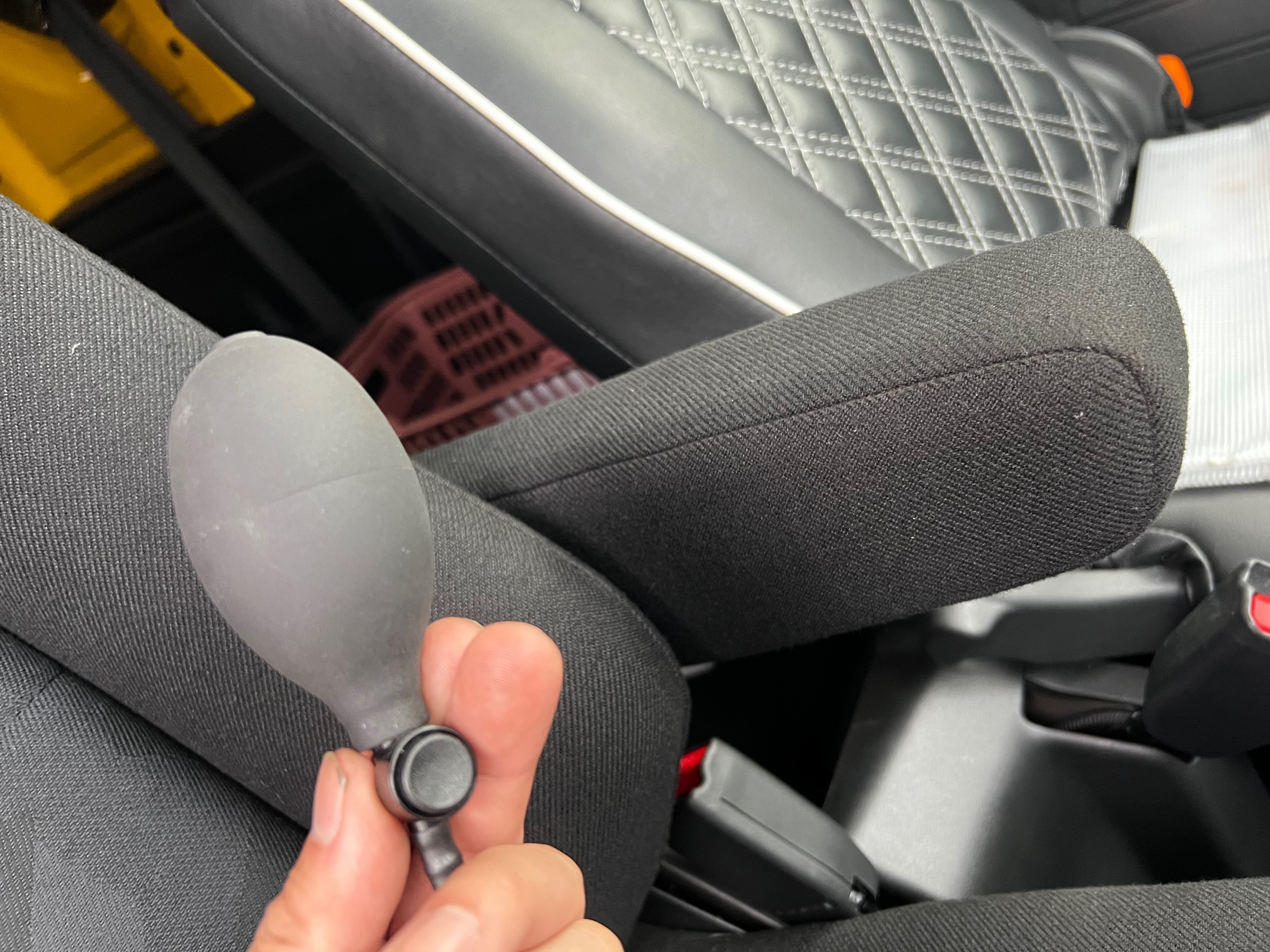 ホンダ N-VAN レカロシート交換 《 JJ1 × RECARO エルゴメドMV